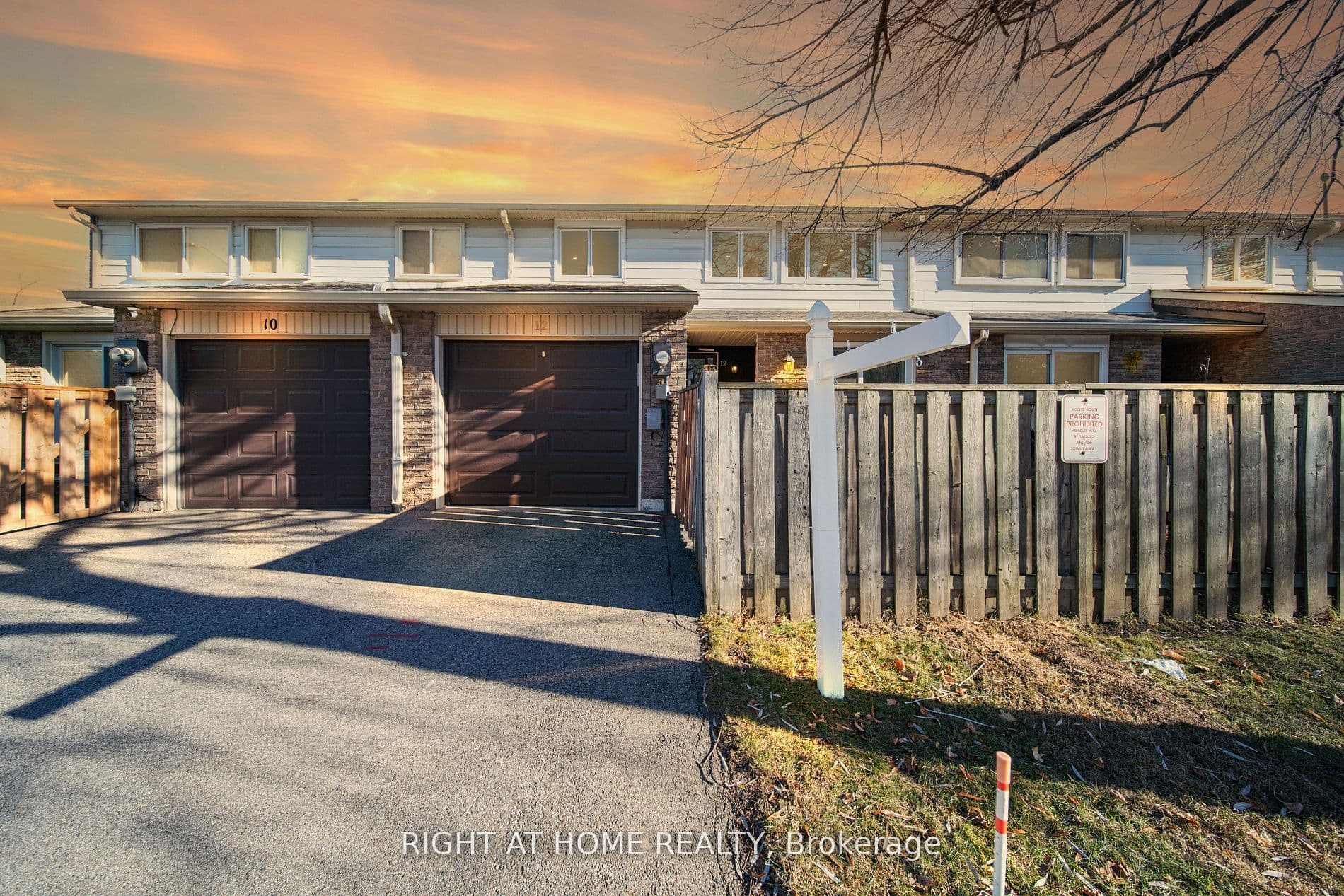 12 Lace Fern Way, Toronto, ON M2J 4L9