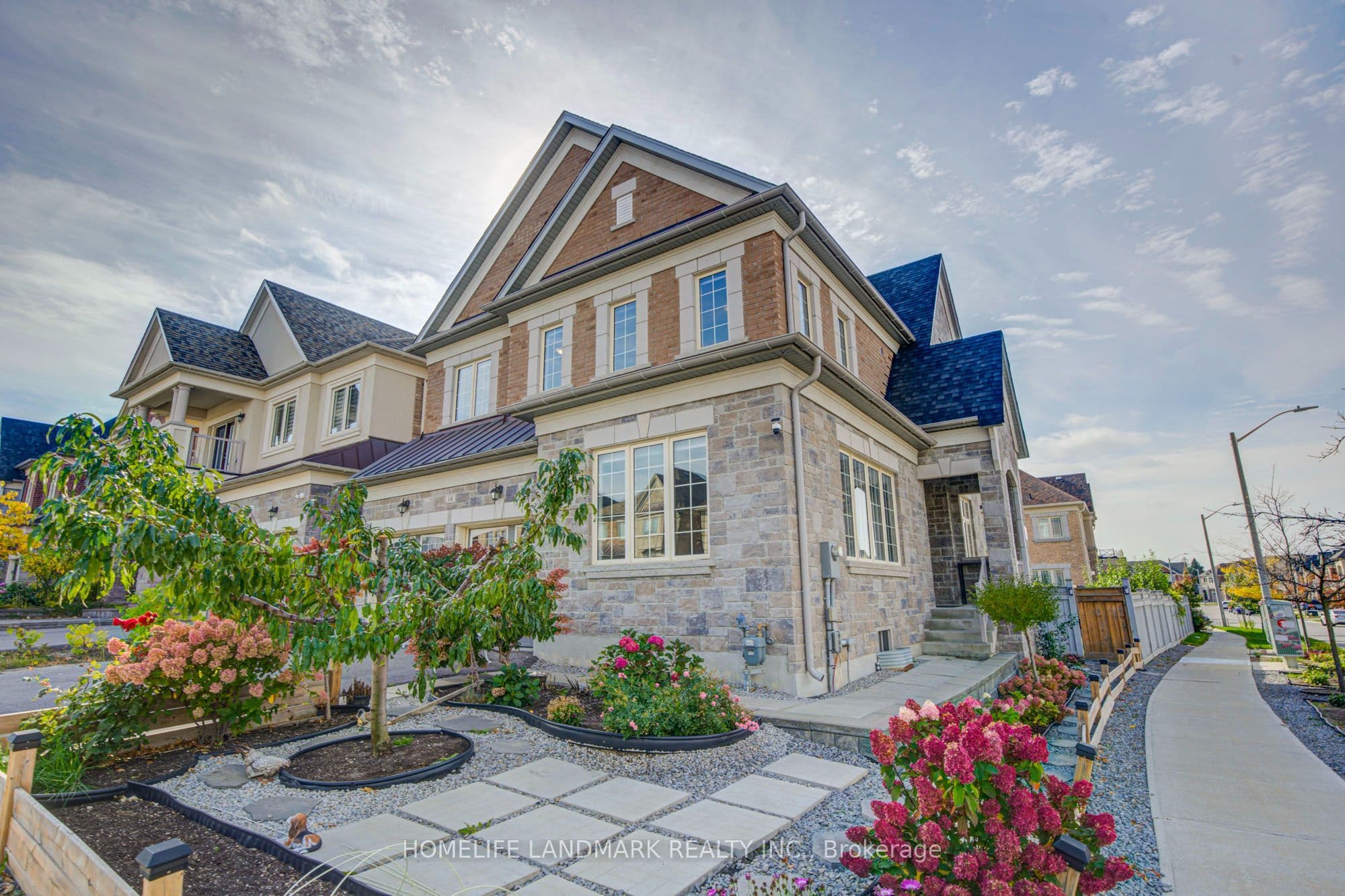 14 Greywacke Street, Richmond Hill, ON L4E 1G8