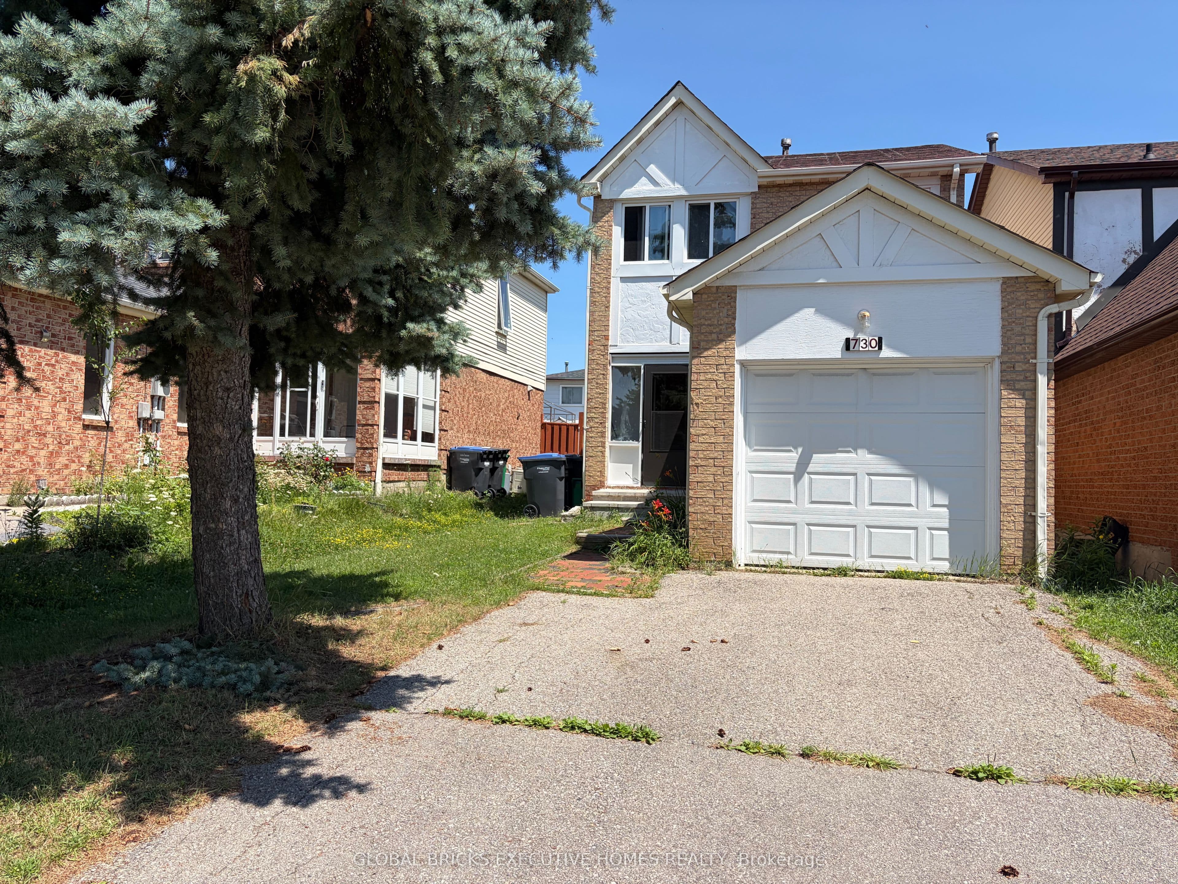 730 Queensbridge Drive, Mississauga, ON L5C 3X2