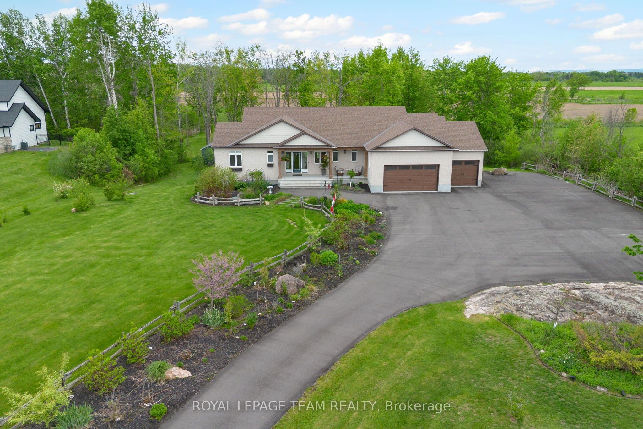 26 Synergy Way, Kanata, ON K2W 0K3