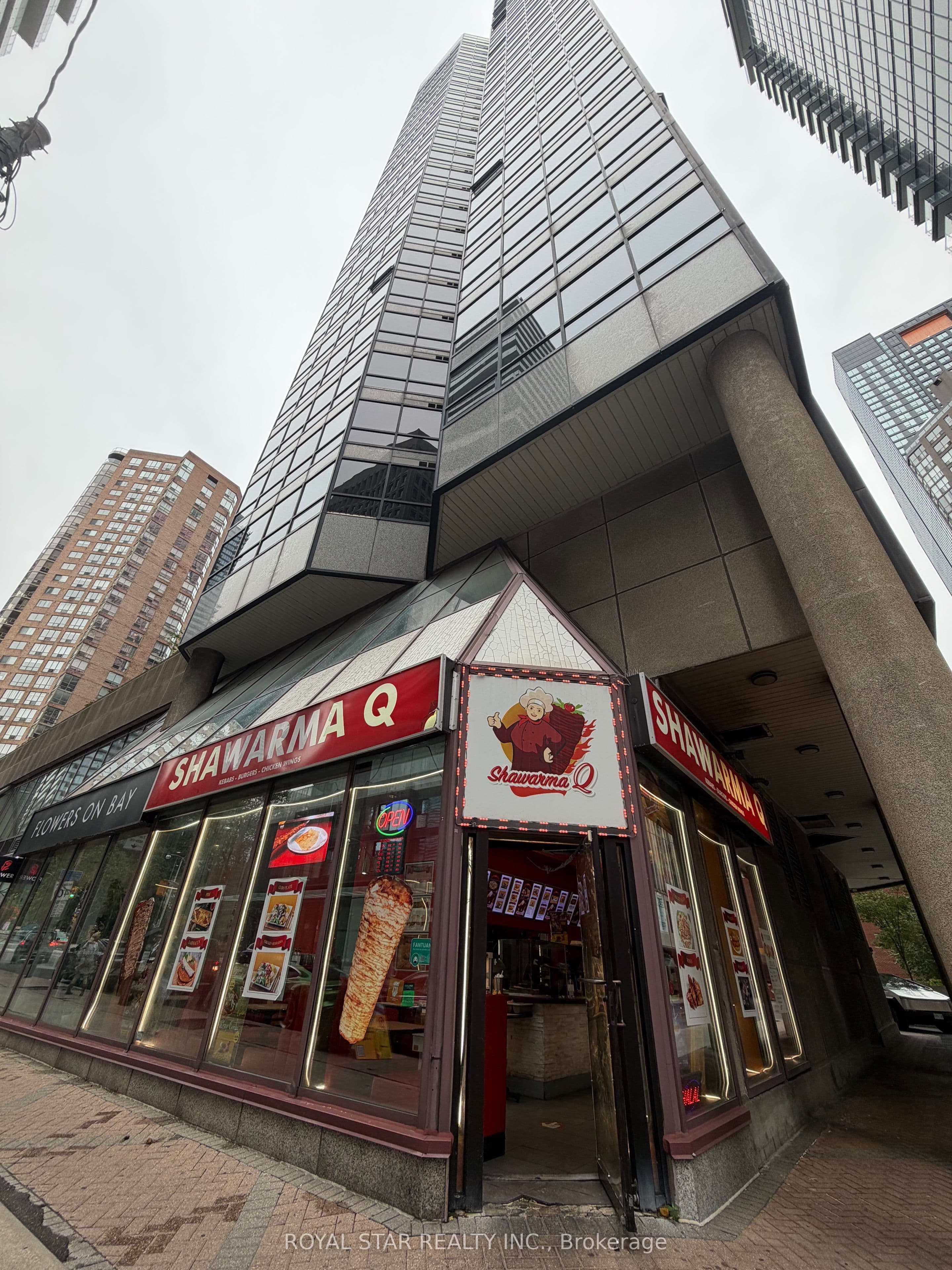 987 Bay Street, Toronto, ON M5S 3C4