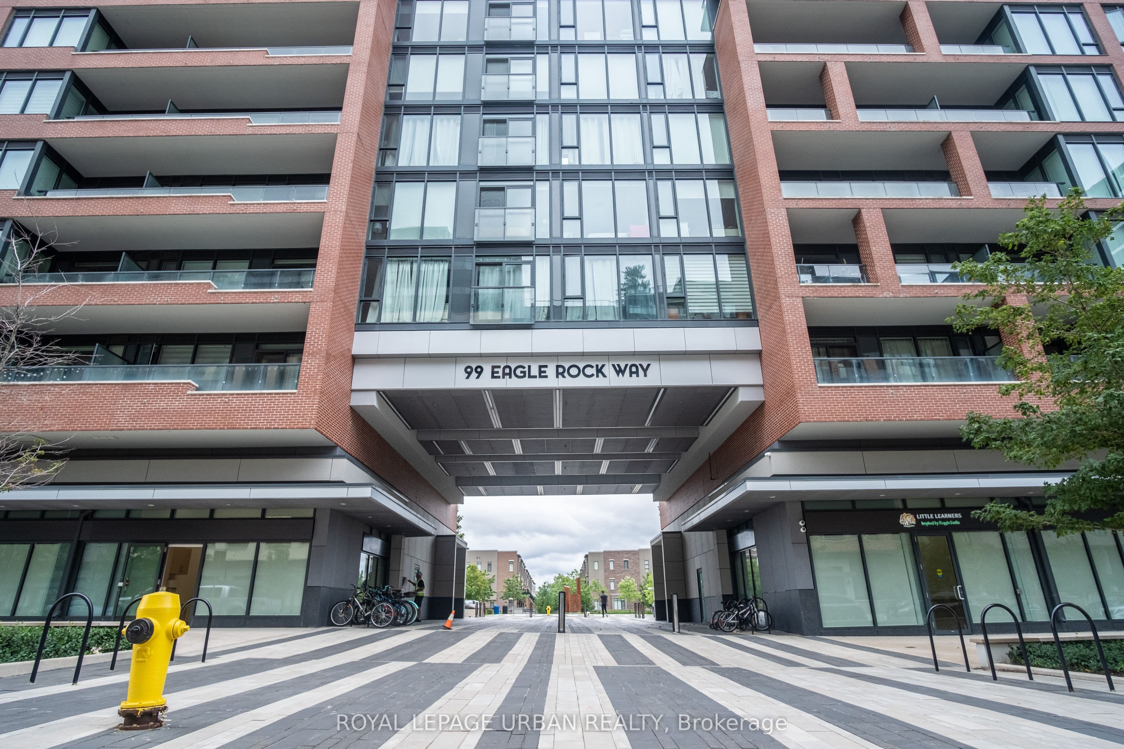 99 Eagle Rock Way 817, Vaughan, ON L6A 5A7