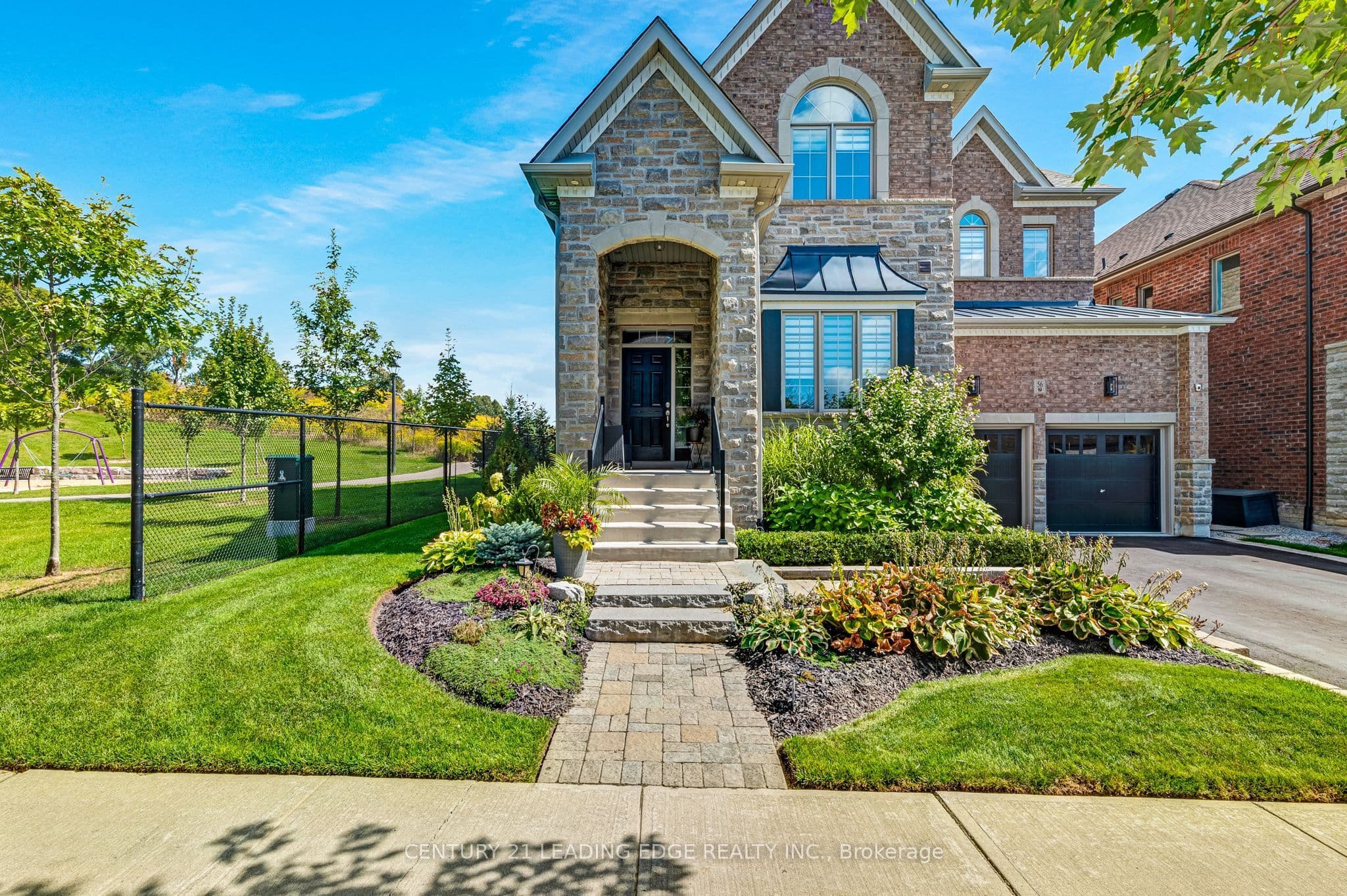 56 Walter Tunny Crescent, East Gwillimbury, ON L9N 0R4