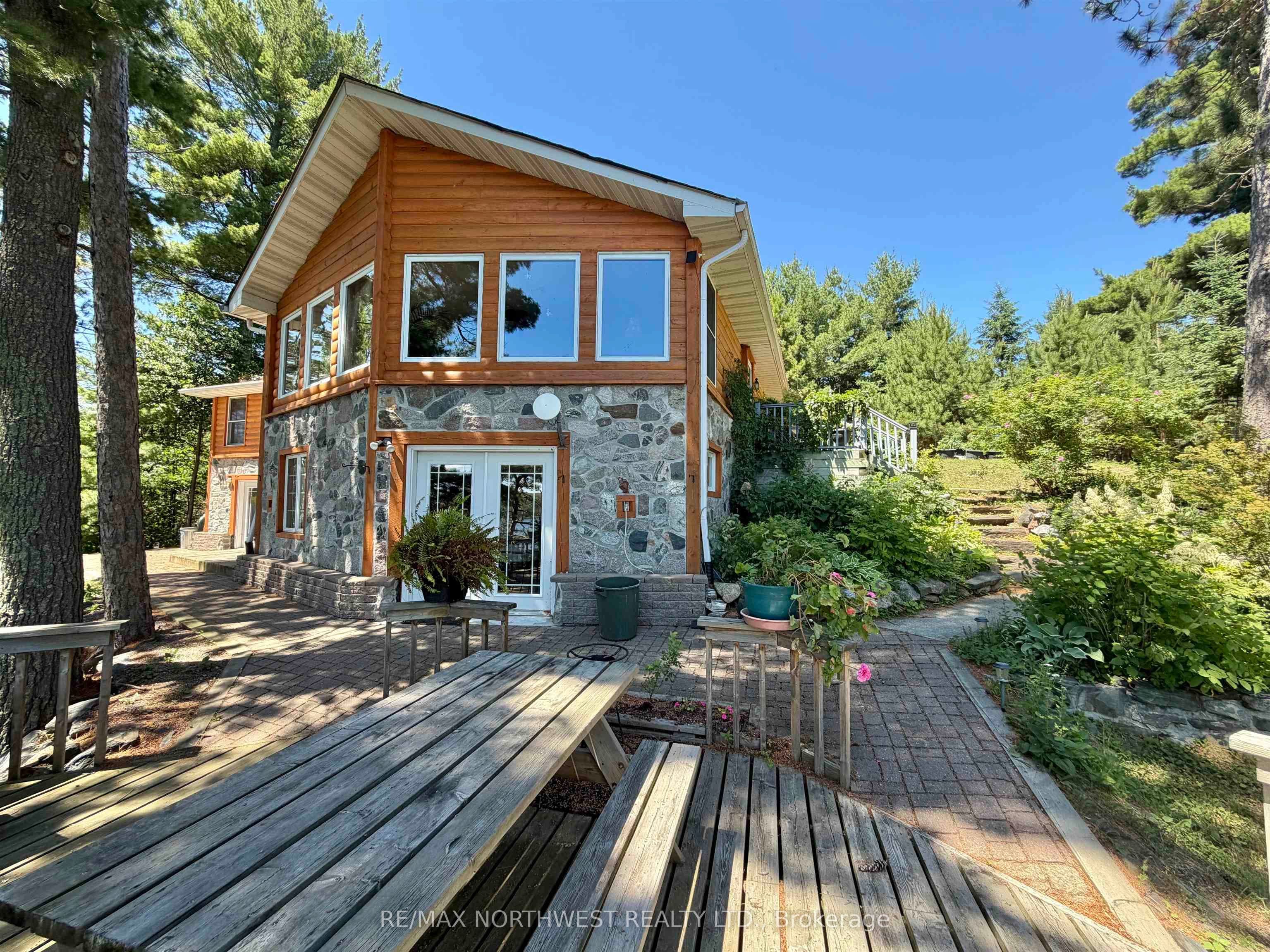 543A Reef Point Road, Rainy River Remote Area, ON P9A 3M3