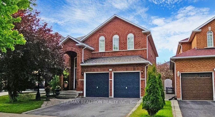 215 Drummond Drive, Vaughan, ON L6A 3C1