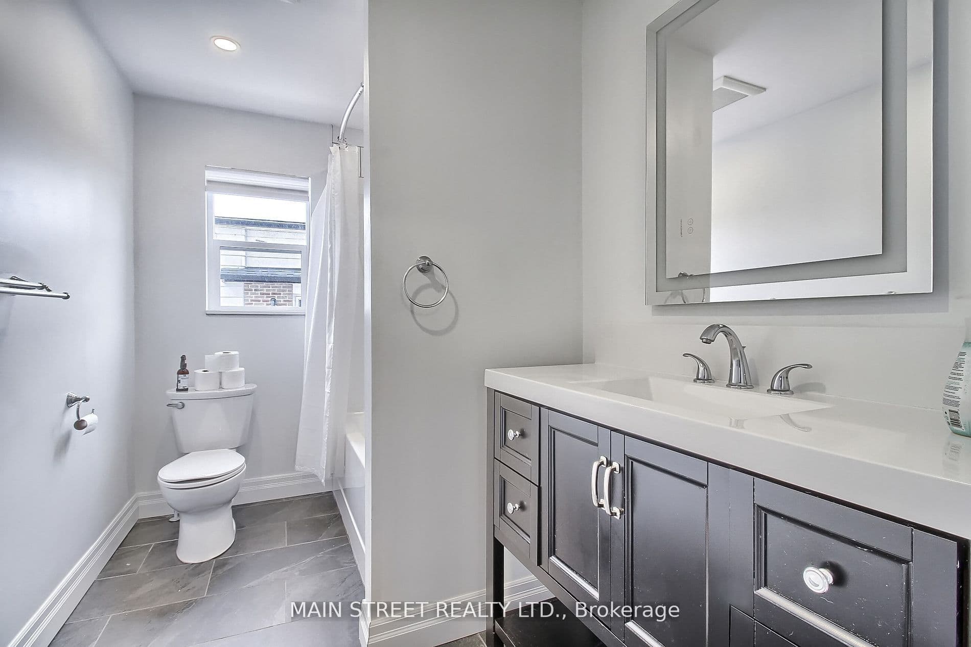 27 Jacksons Point Avenue B, Georgina, ON L0E 1L0