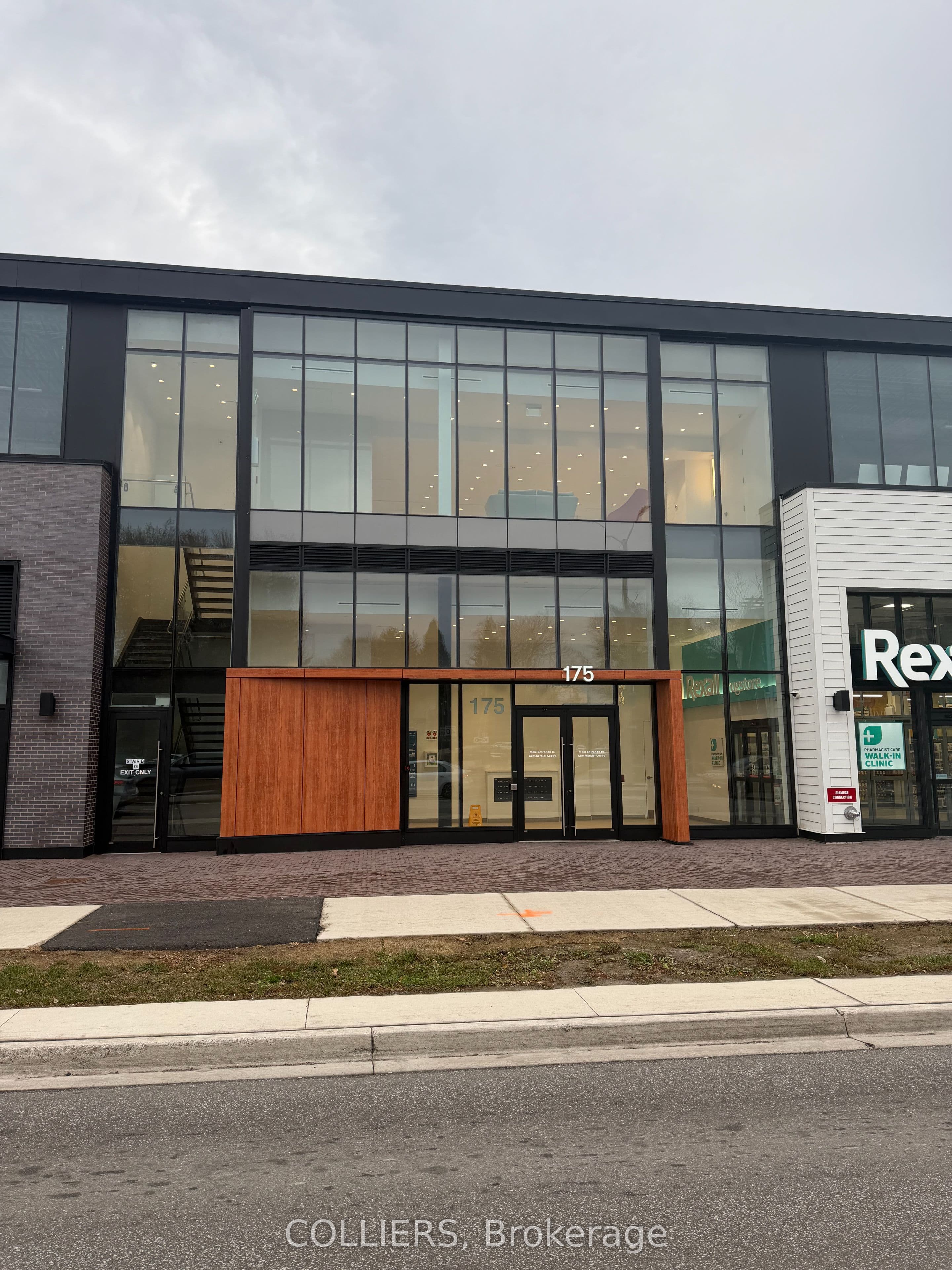 175 Lakeshore Road W Suite 1, Mississauga, ON L5H 0A6
