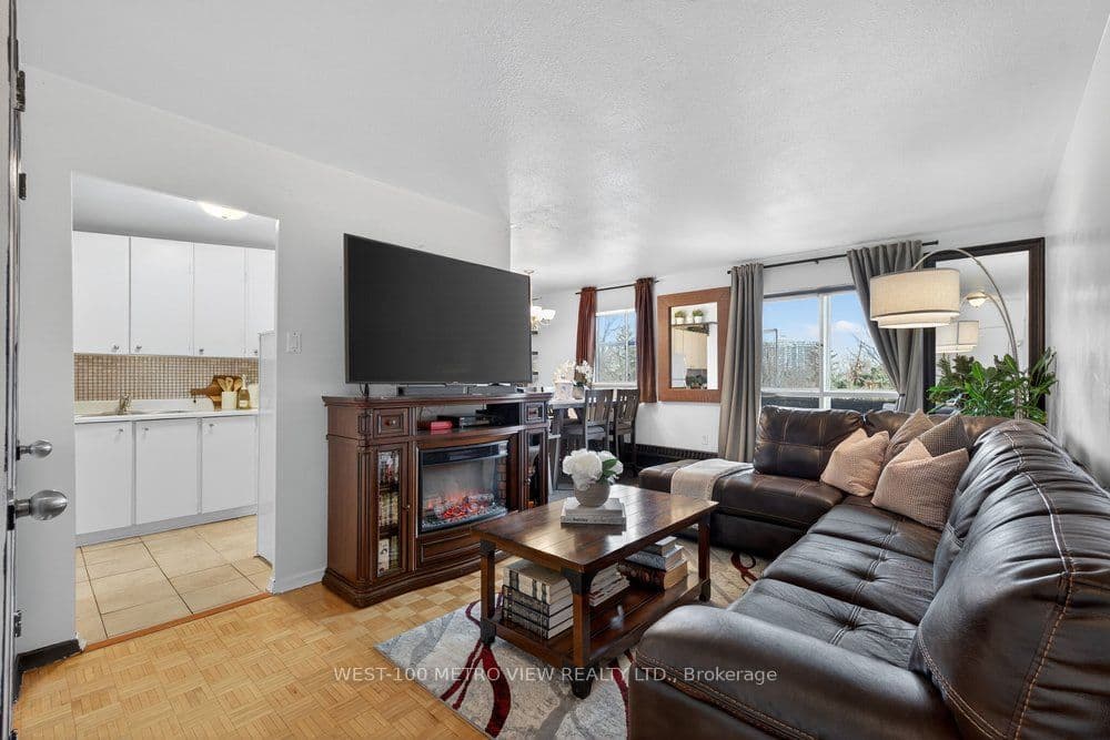1275 Silver Spear Road 401, Mississauga, ON L4Y 2W7