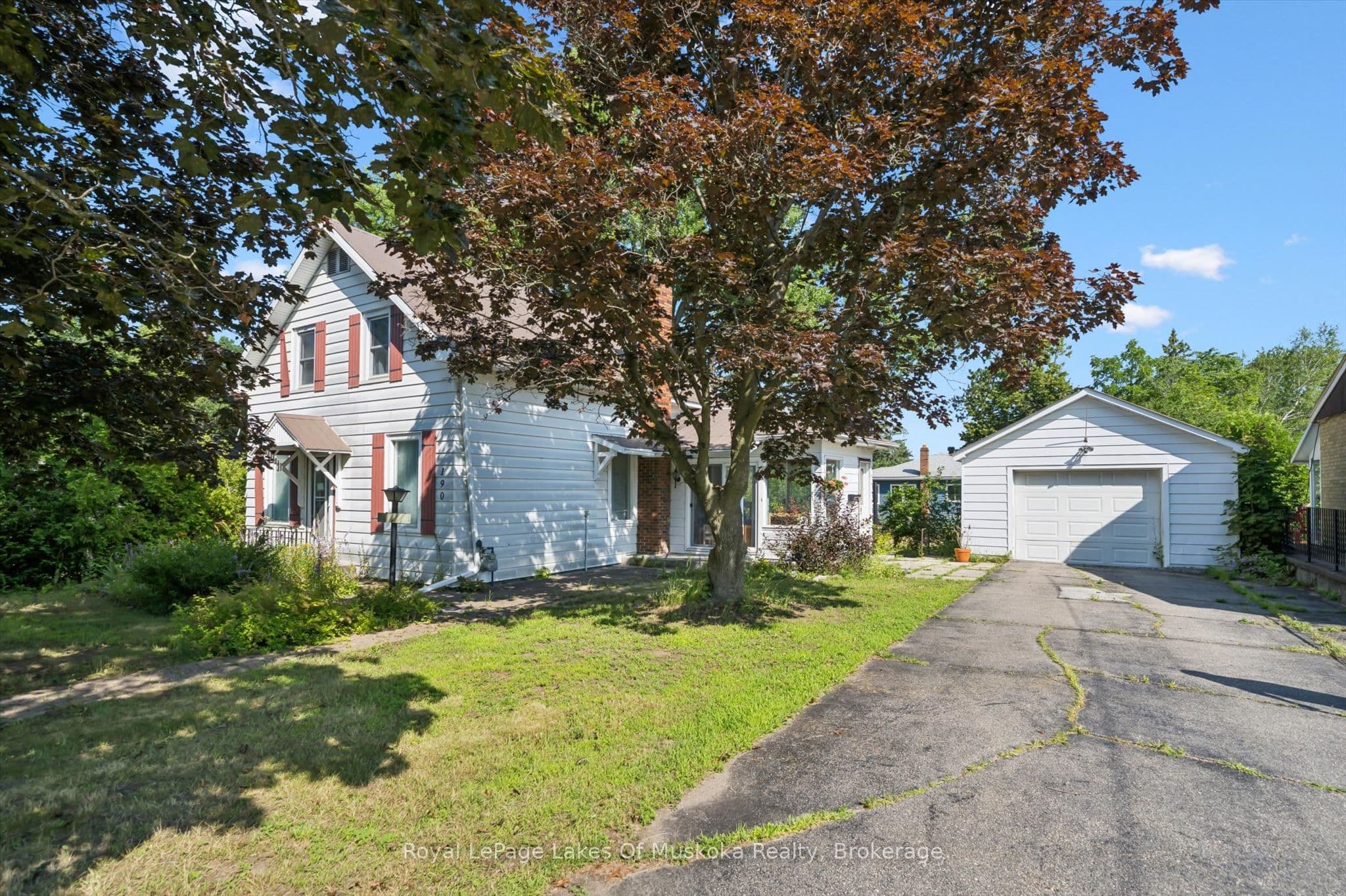 190 Winewood Avenue W, Gravenhurst, ON P1P 1E6