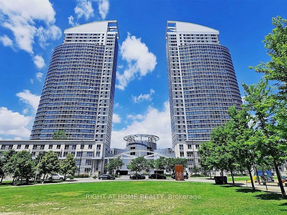 36 Lee Centre Drive 1615, Toronto, ON M1H 3K2