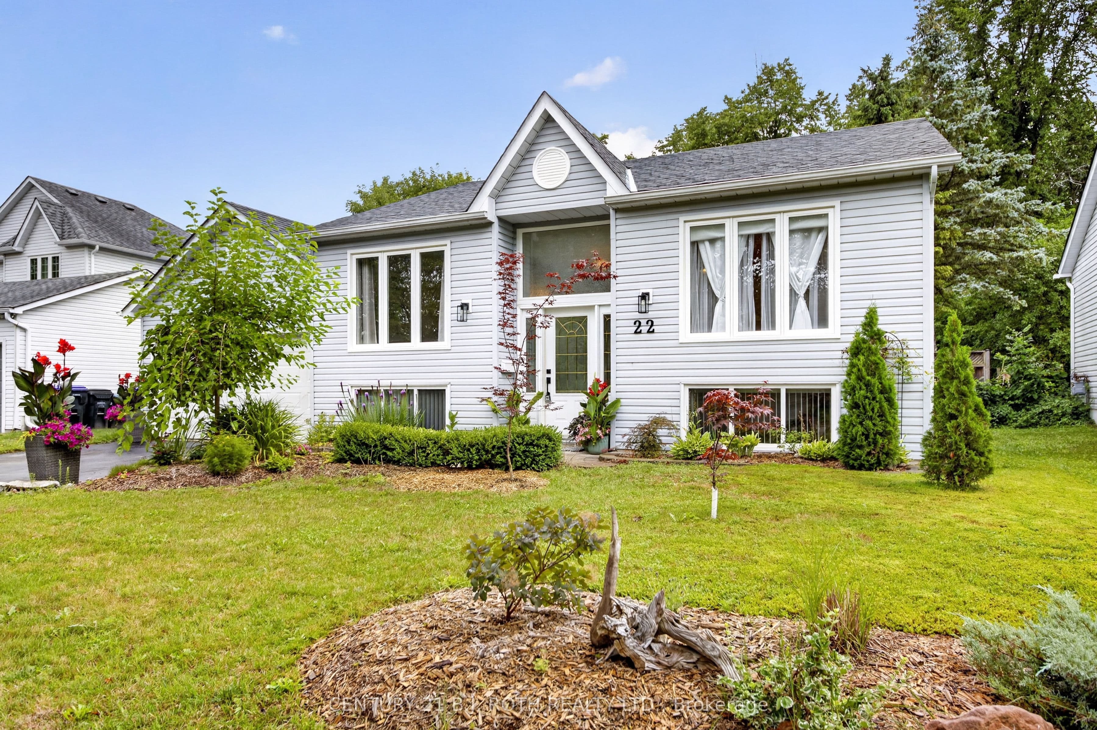 22 Michael Street, Essa, ON L3W 0M4