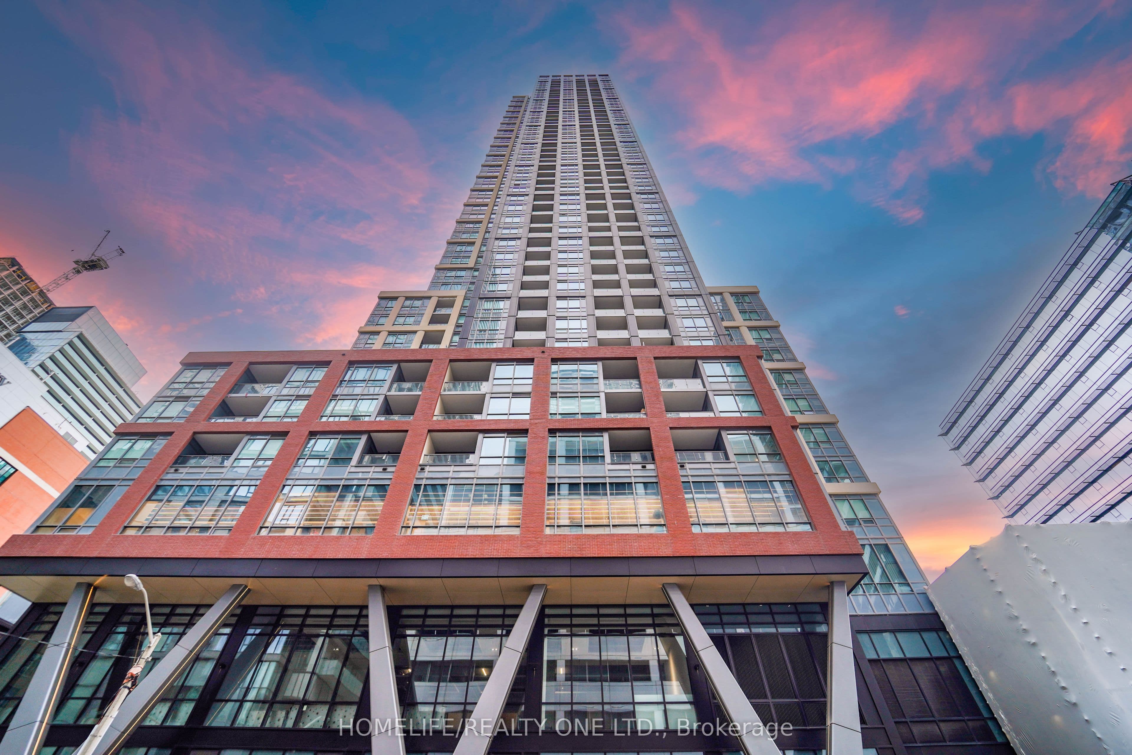 108 Peter Street 4803, Toronto, ON M5V 2G7