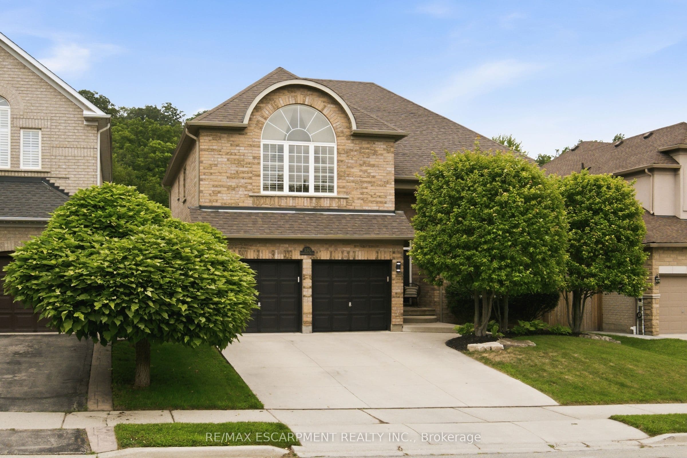 150 DAVIDSON Boulevard, Hamilton, ON L9H 7N6