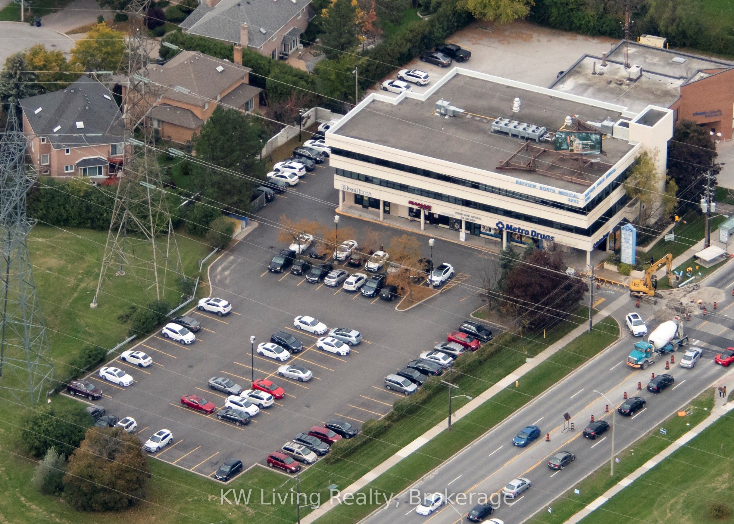 3292 Bayview Avenue 308, Toronto, ON M2M 4J5