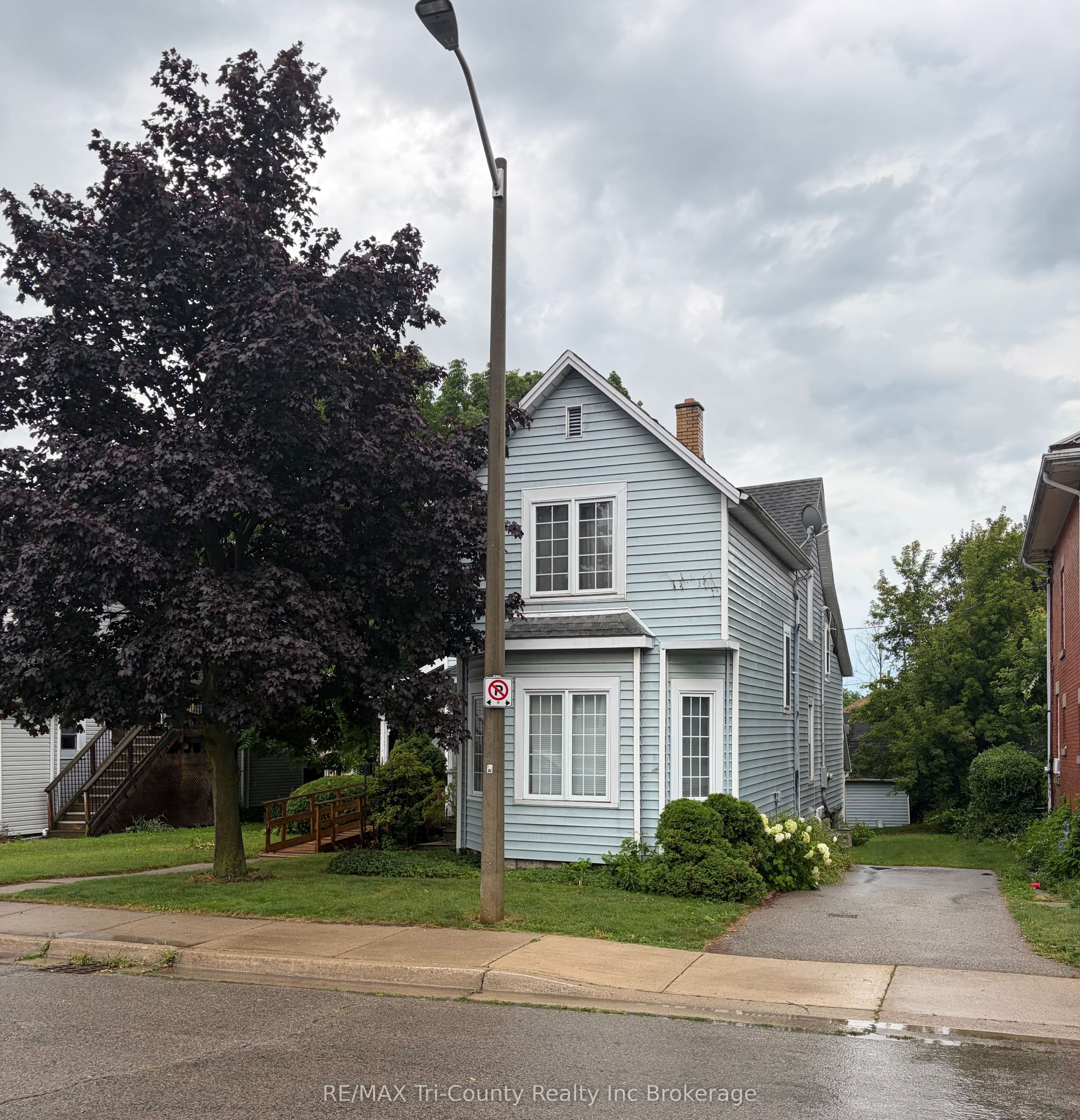 53 BROCK Street W, Tillsonburg, ON N4G 2A4