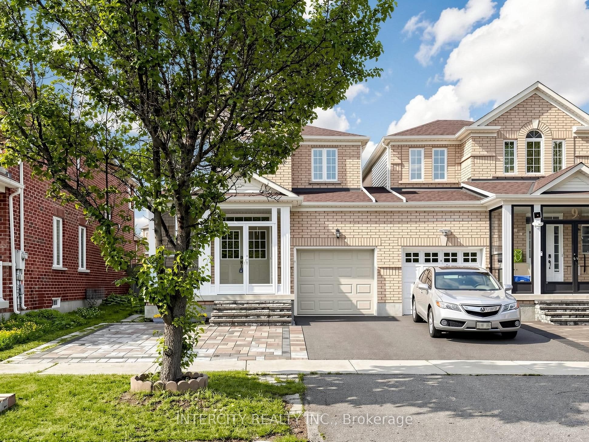 11 Charles Sturdy Road, Markham, ON L6C 3A8