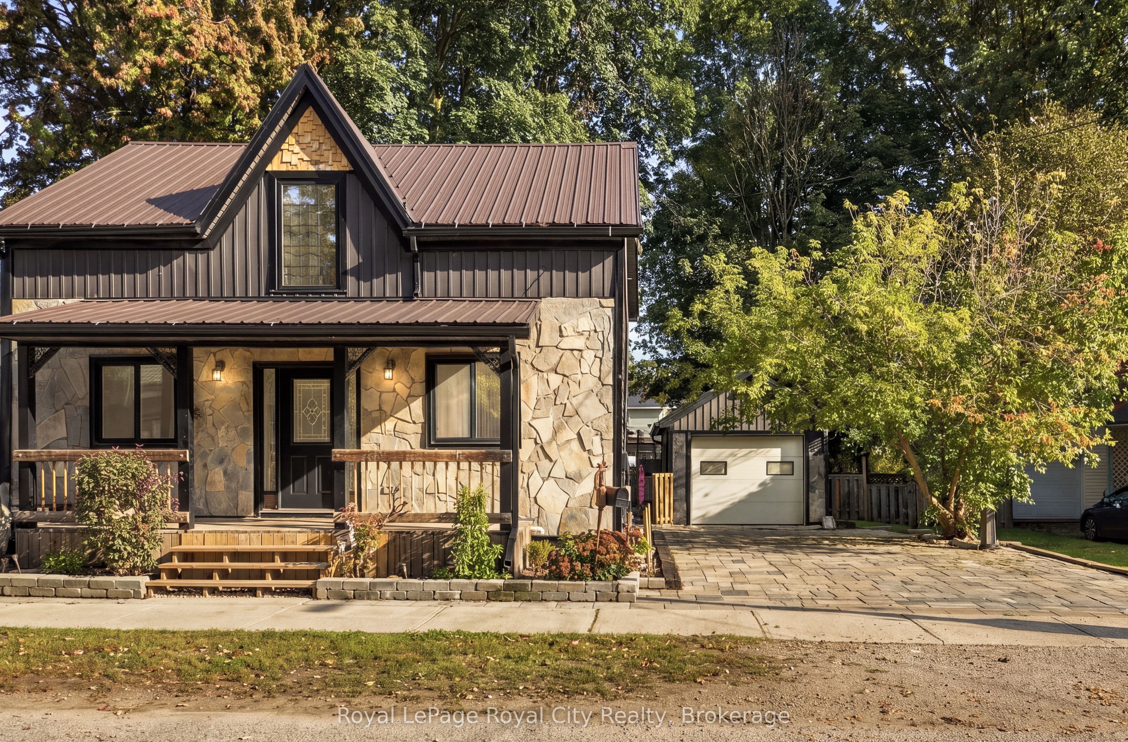 380 Livingstone Avenue N, North Perth, ON N4W 1R2