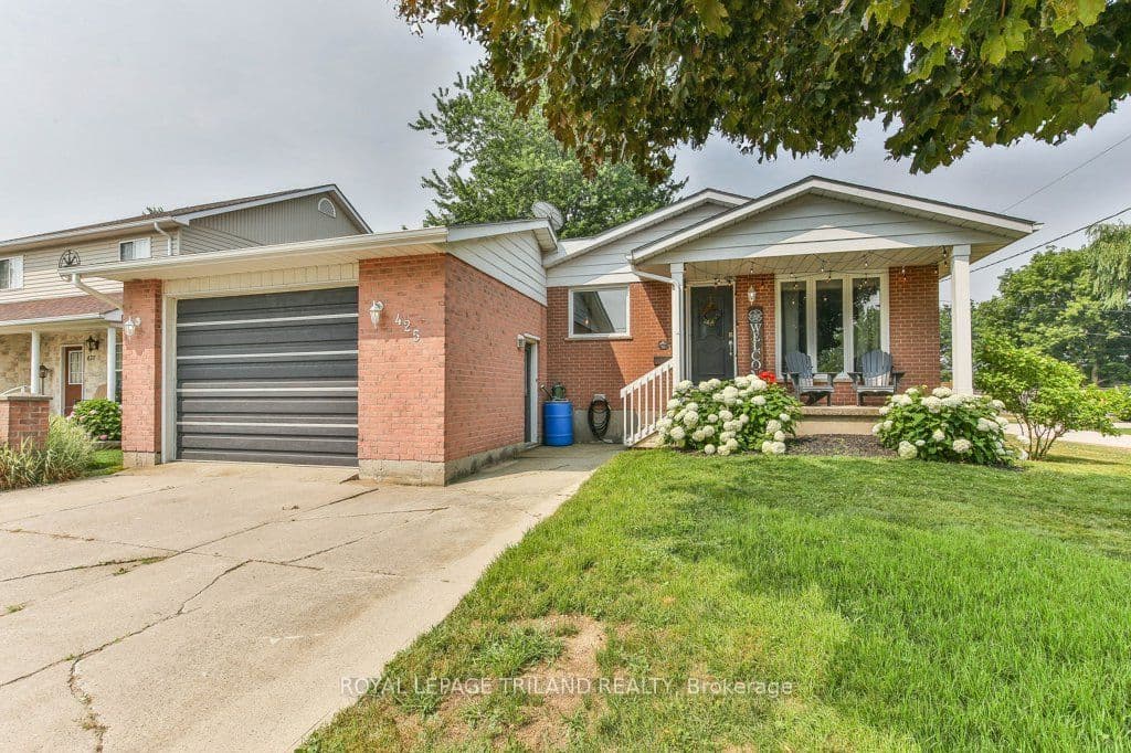 425 QUEEN Street, Lucan Biddulph, ON N0M 1V0