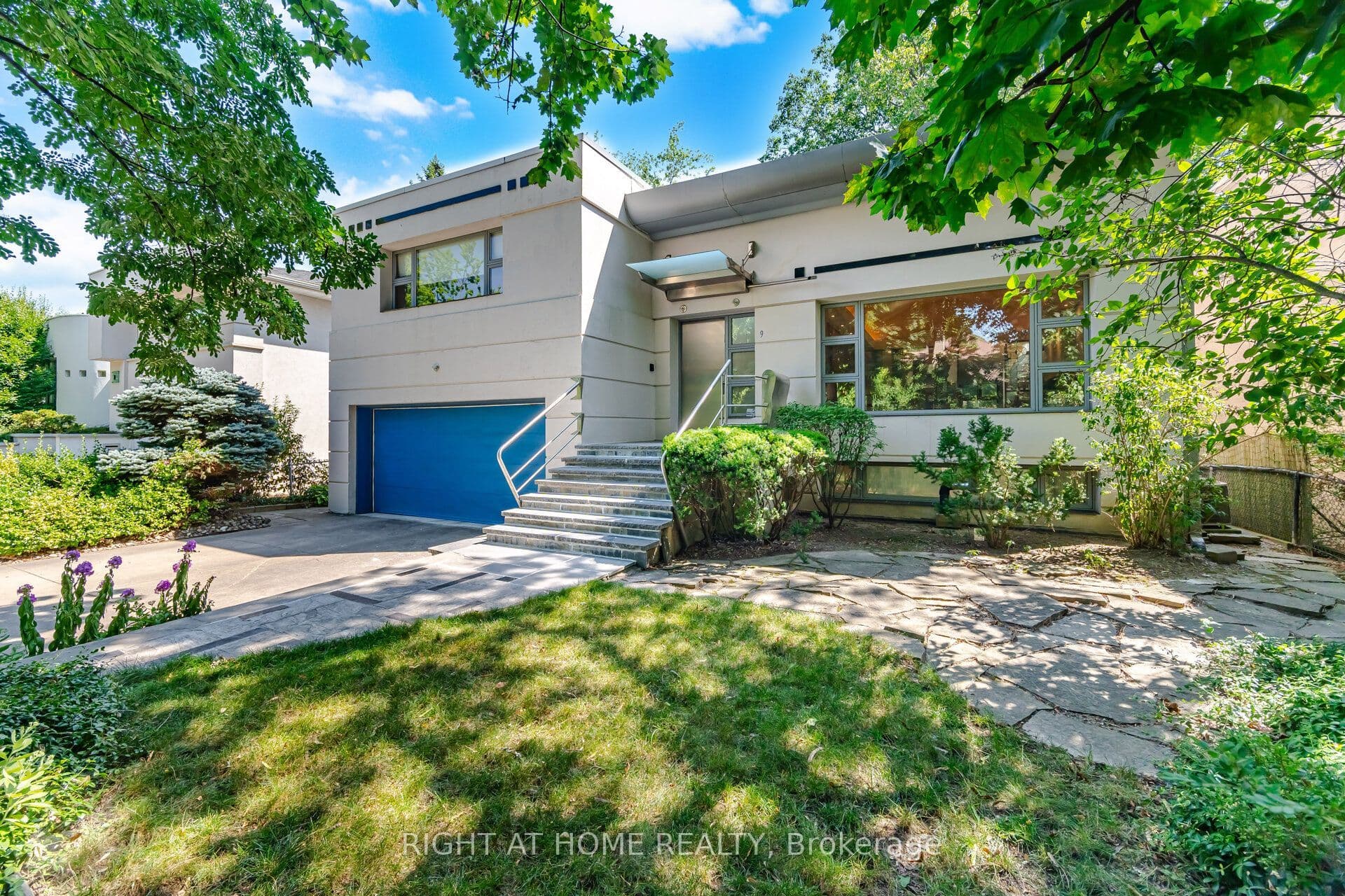9 Saguenay Avenue, Toronto, ON M5N 2Y5