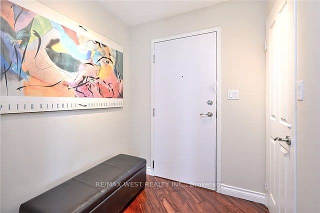 2261 Lake Shore Boulevard W 314, Toronto, ON M8V 3X1