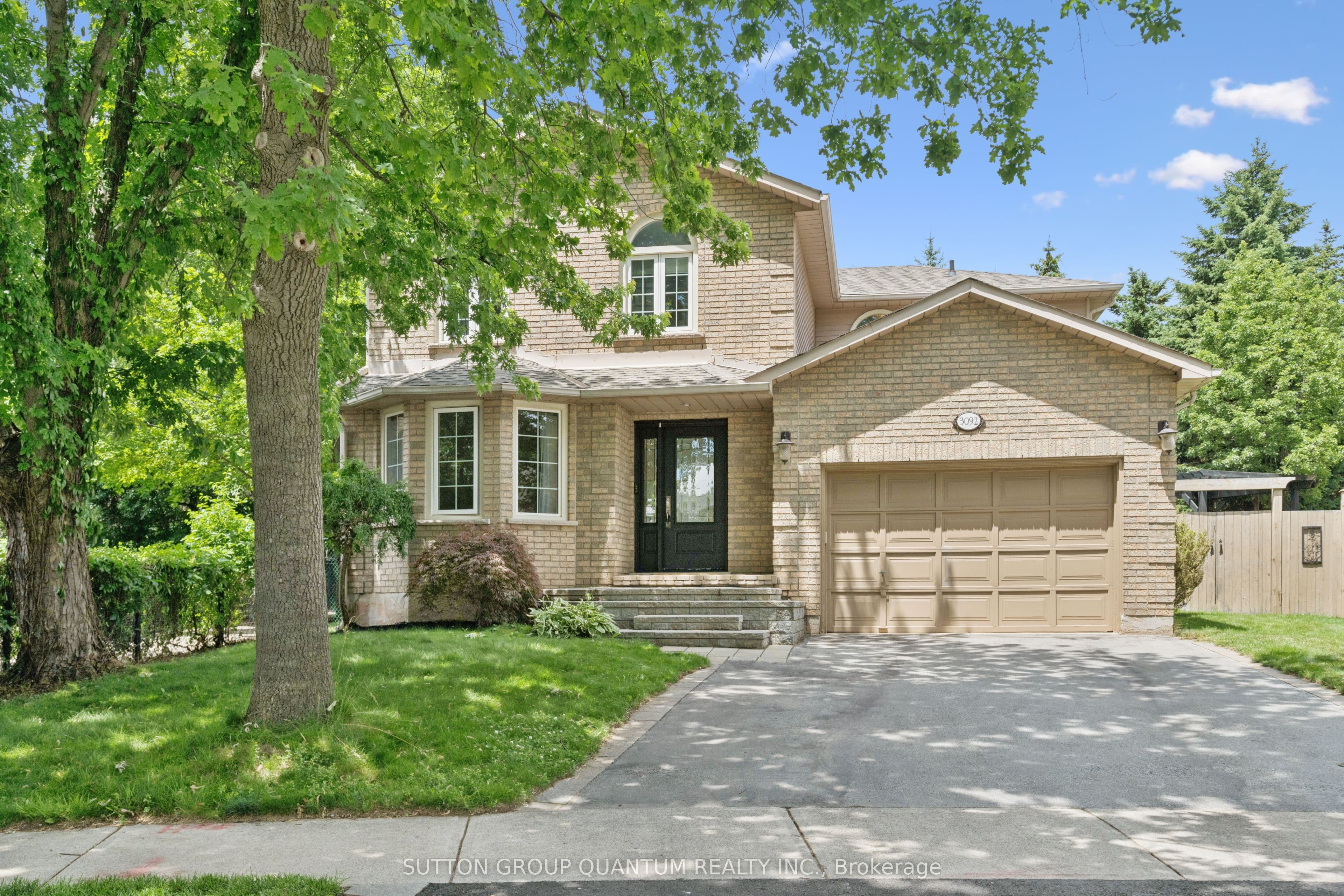 3092 Shannon Crescent, Oakville, ON L6L 6B4