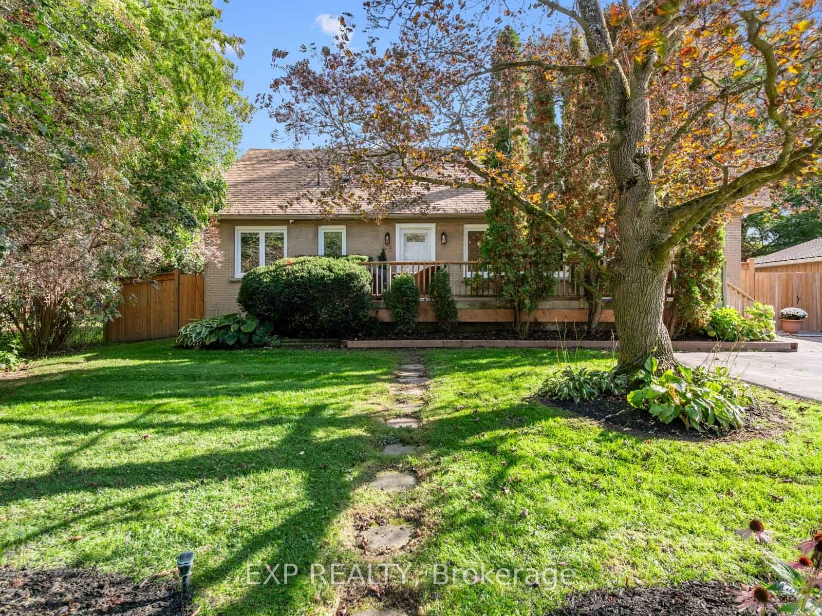 25 Morton Avenue, East Gwillimbury, ON L0G 1V0