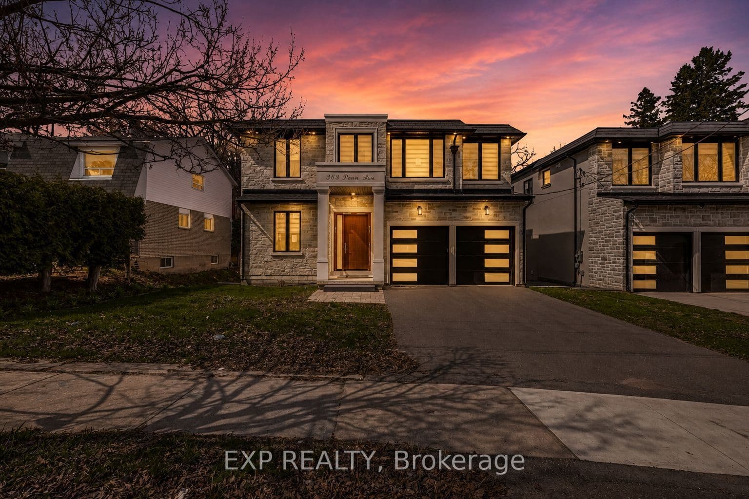 363 Penn Avenue, Newmarket, ON L3Y 2S7