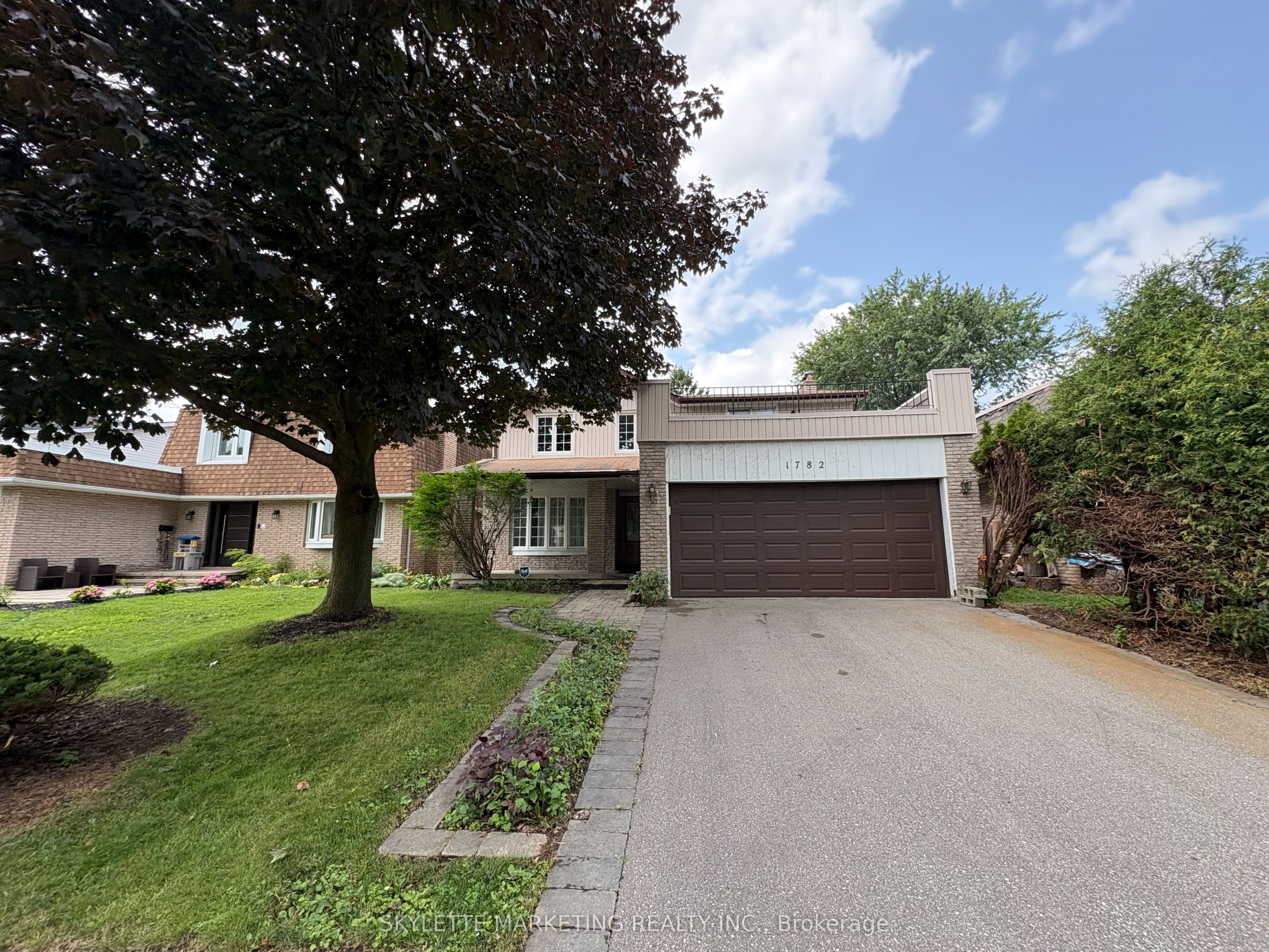 1782 Meadowview Avenue, Pickering, ON L1V 3G8