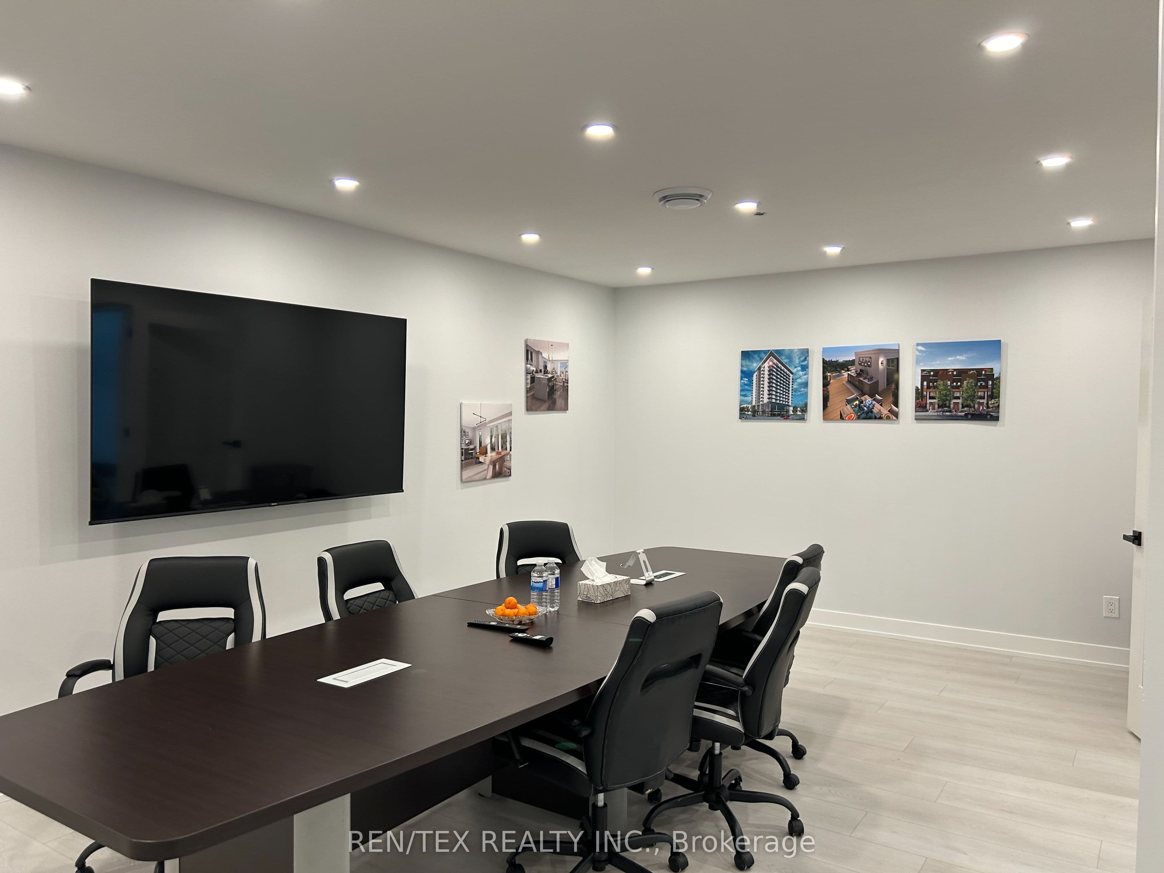 8000 Jane Street 301, Vaughan, ON L4K 5B8