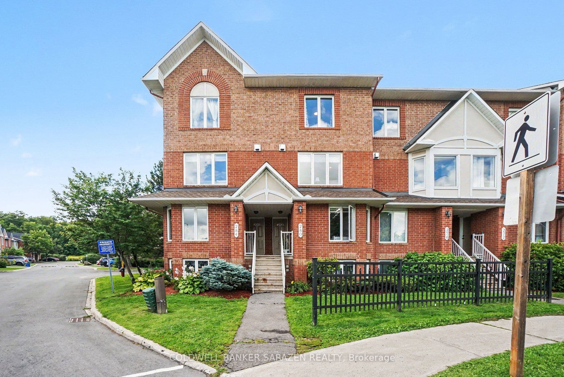 282 Cresthaven Drive 11, Barrhaven, ON K2G 6W4