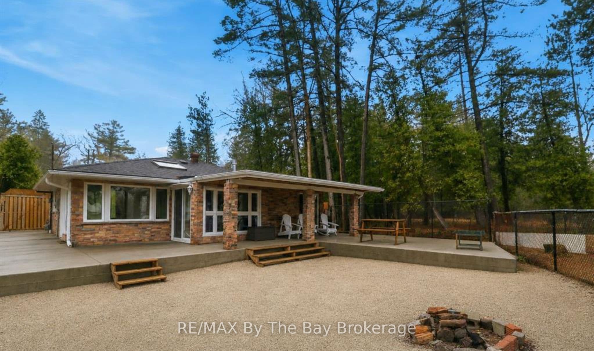 54 Homewood Avenue, Wasaga Beach, ON L9Z 2M2