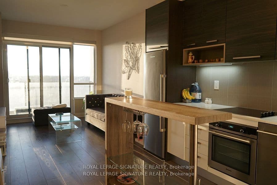 36 Park Lawn Road 1104, Toronto, ON M8V 0E5
