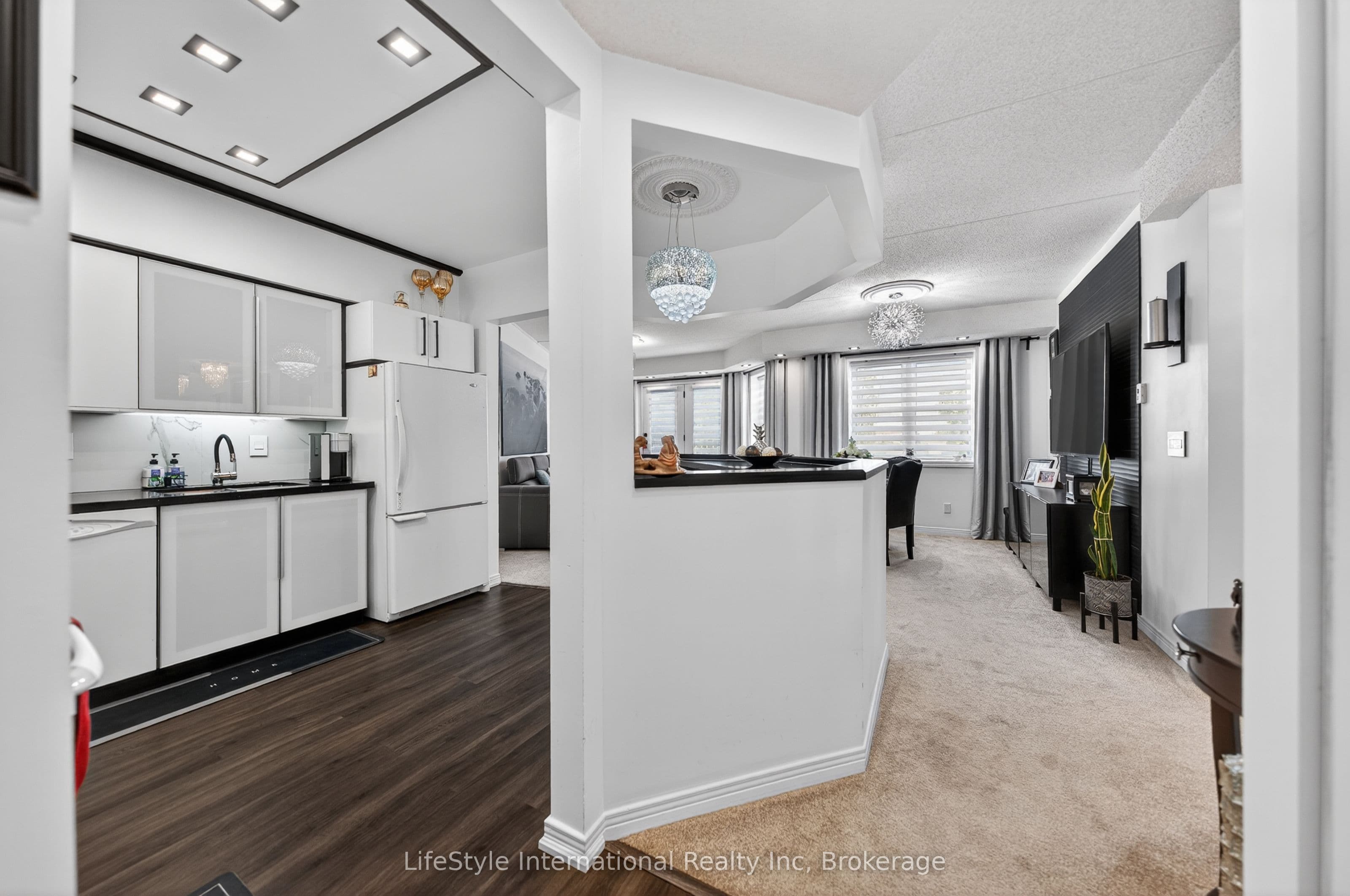 208 Silvercreek Parkway N 213, Guelph, ON N1H 8H2