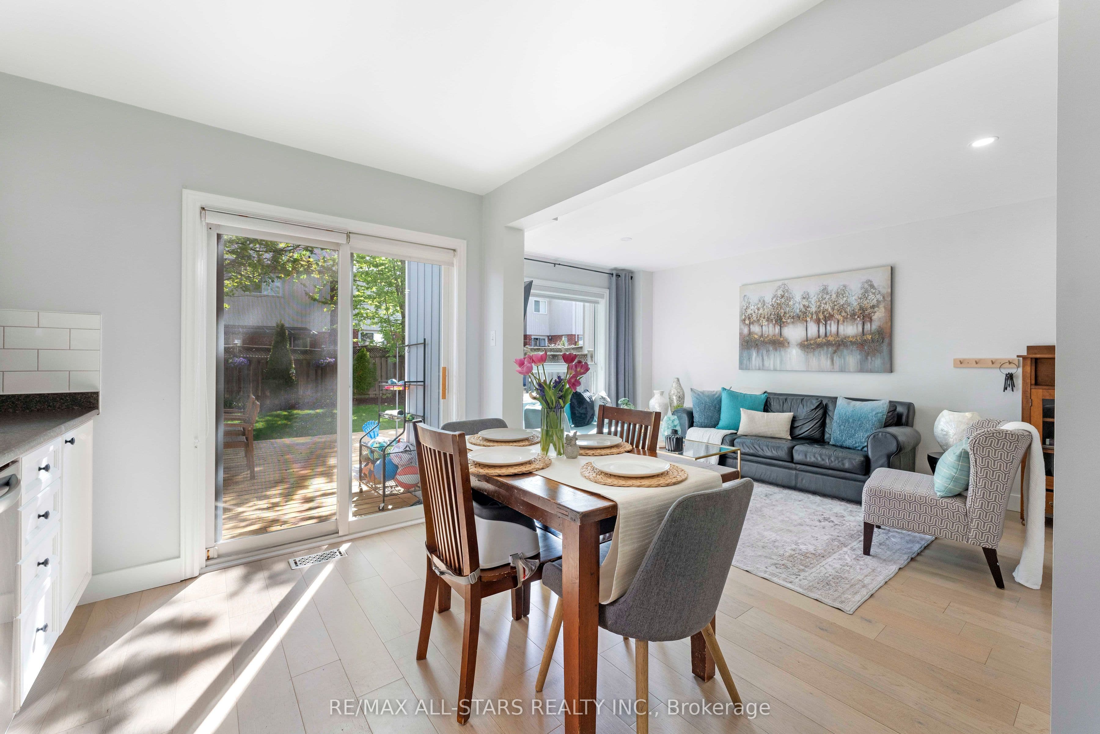 58 Margaret Graham Crescent, East Gwillimbury, ON L0G 1M0
