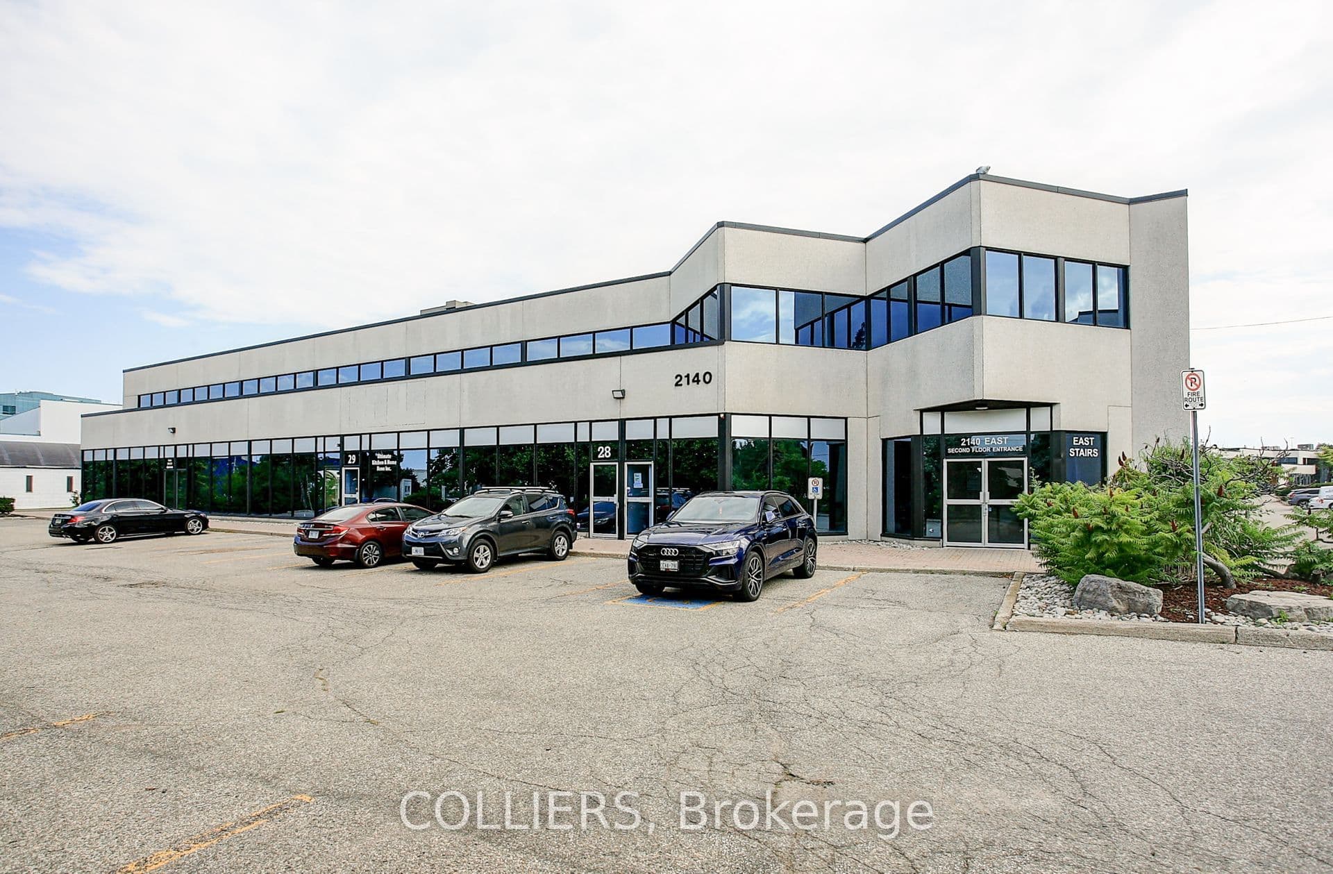 2140 Winston Park Drive 204, Oakville, ON L6H 5W1