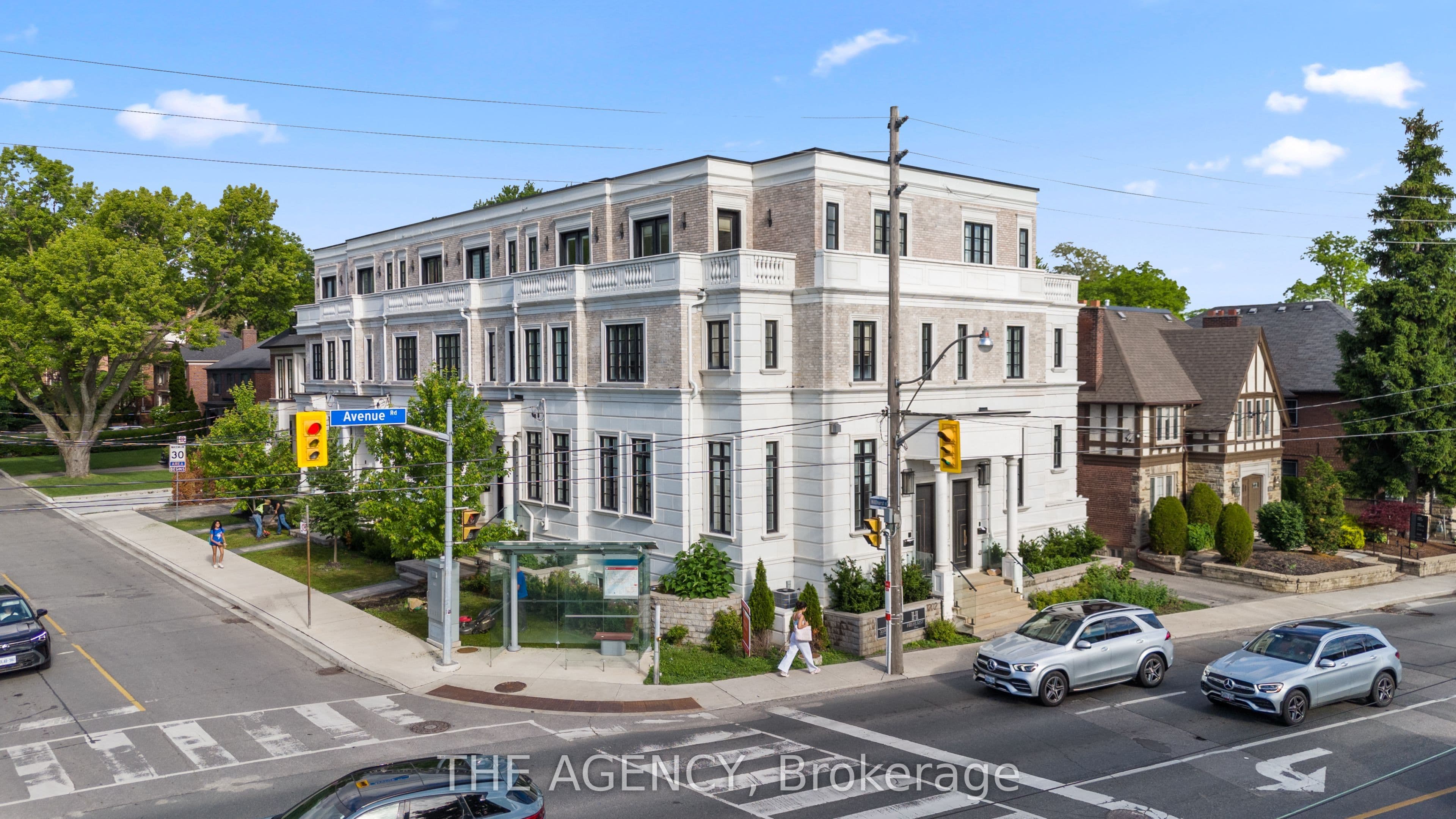30 Hillhurst Boulevard, Toronto, ON M5N 1N6