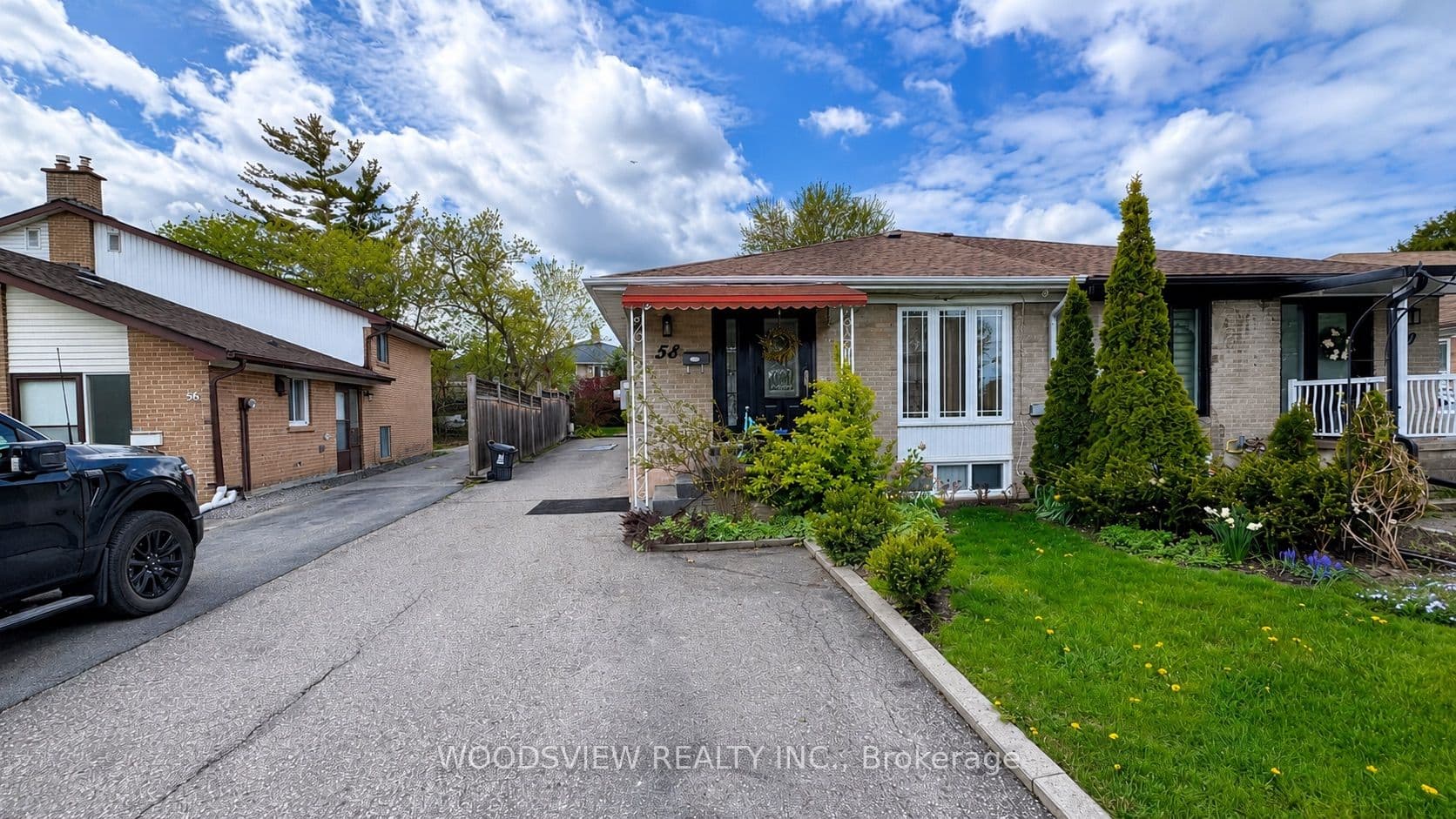 58 Lightwood Drive Lower, Toronto, ON M9V 2Z2
