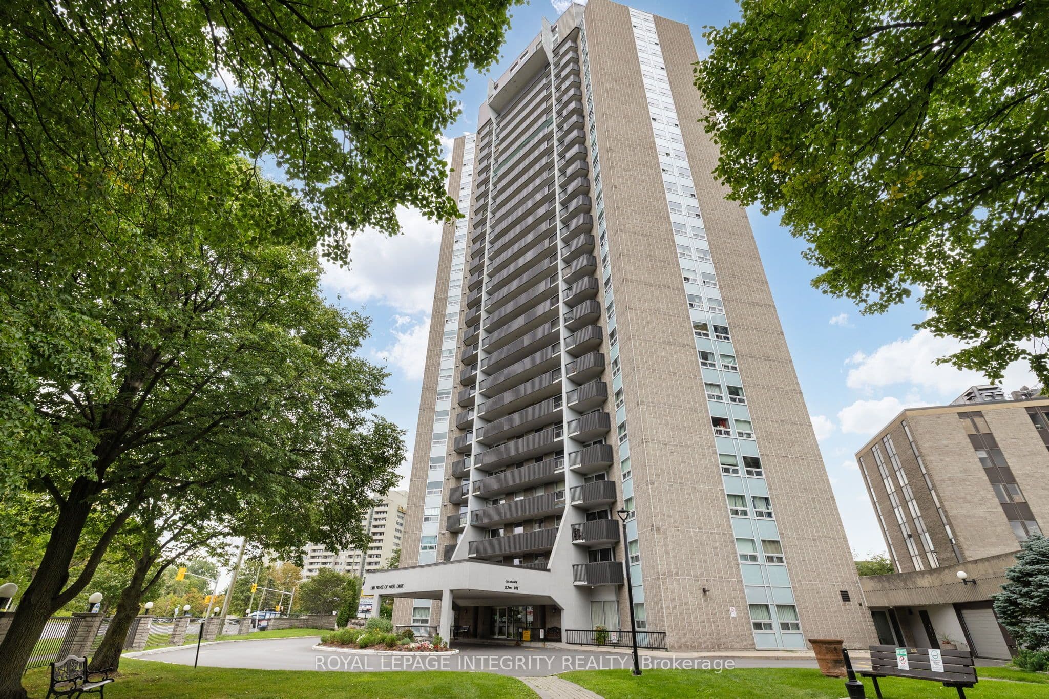 1380 Prince Of Wales Drive 1702, Mooneys Bay - Carleton Heights and Area, ON K2C 3N5