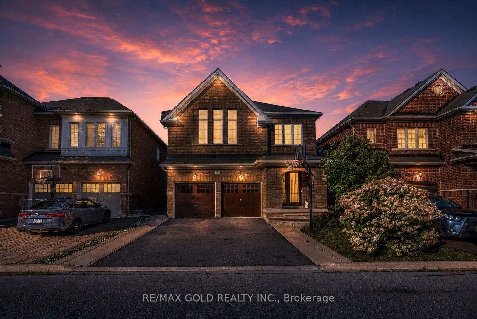19 Bellcrest Road, Brampton, ON L6Y 2M7