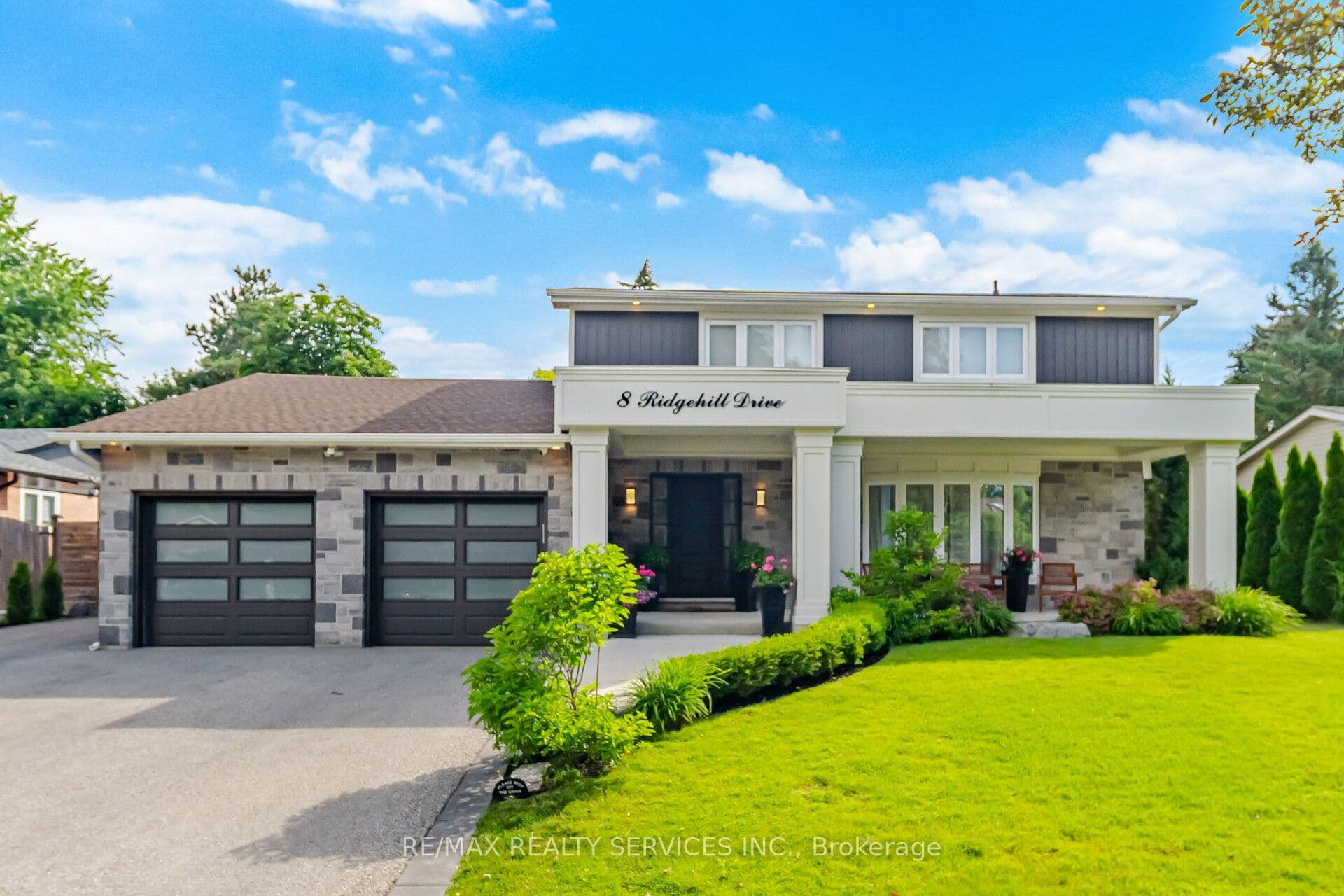 8 Ridgehill Drive, Brampton, ON L6Y 2C4