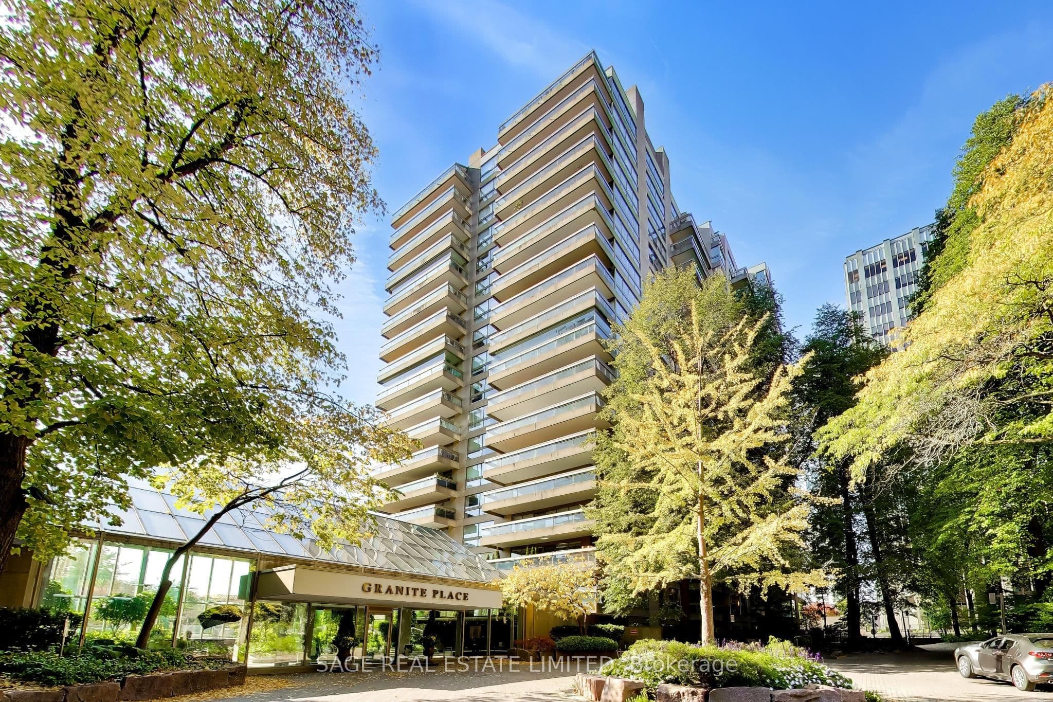 63 St Clair Avenue W 403, Toronto, ON M4V 2Y9