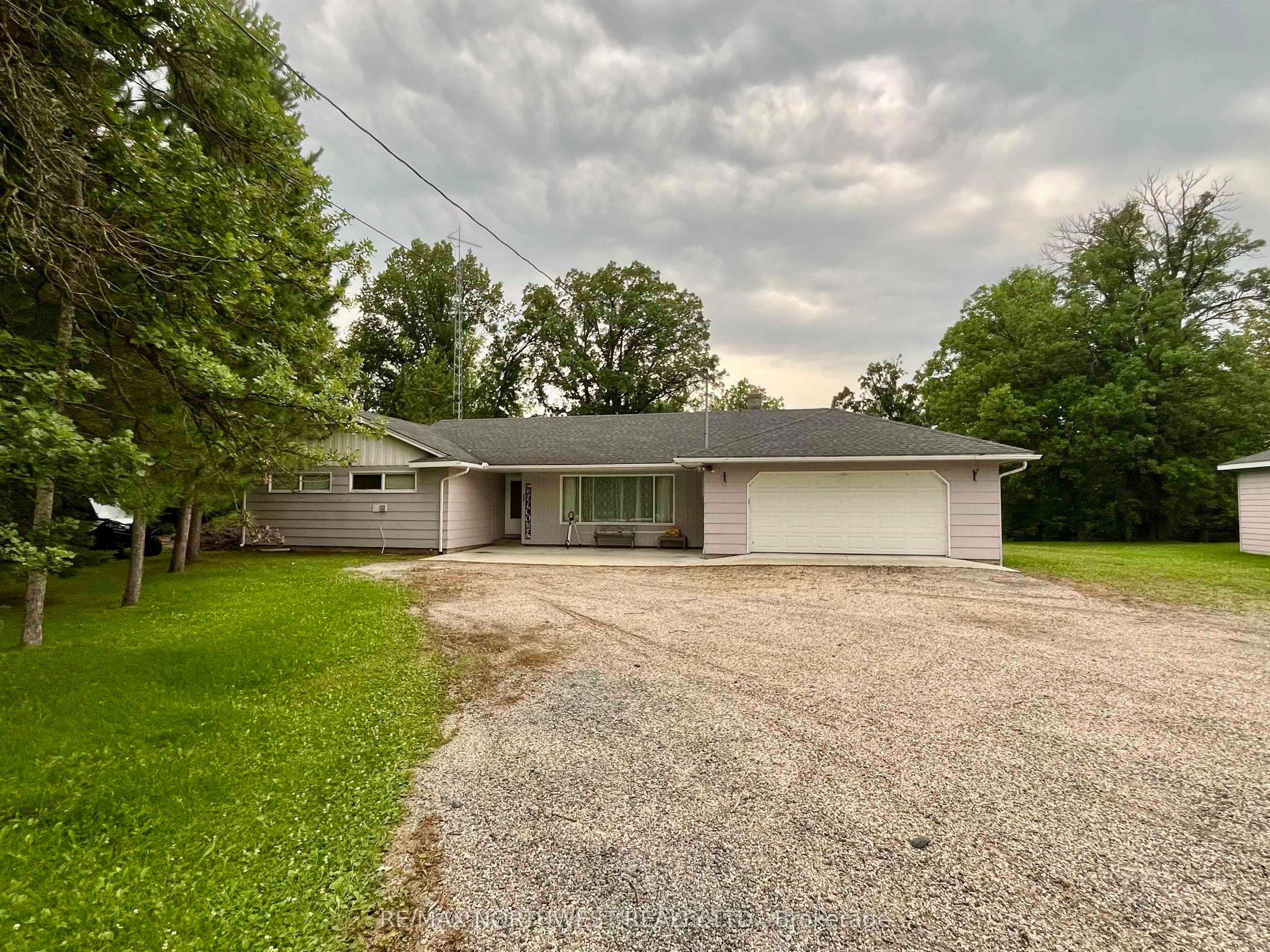 986 HWY 11, Dawson, ON P0W 1K0