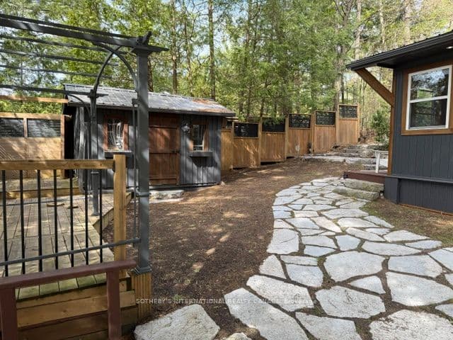 1030 Cobble Rose Lane, Minden Hills, ON K0M 2L1