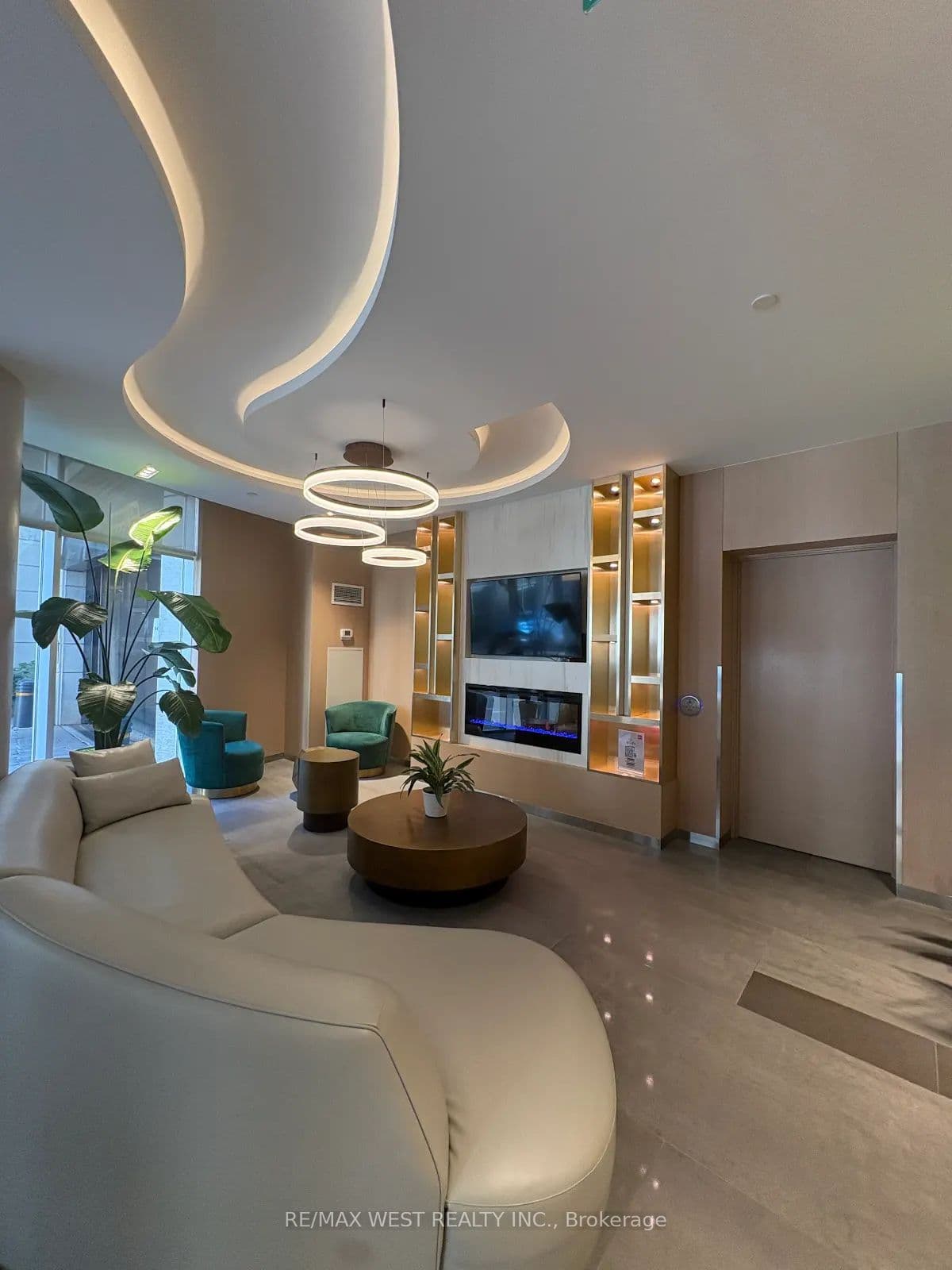 21 Carlton Street 2209, Toronto, ON M5B 1L3