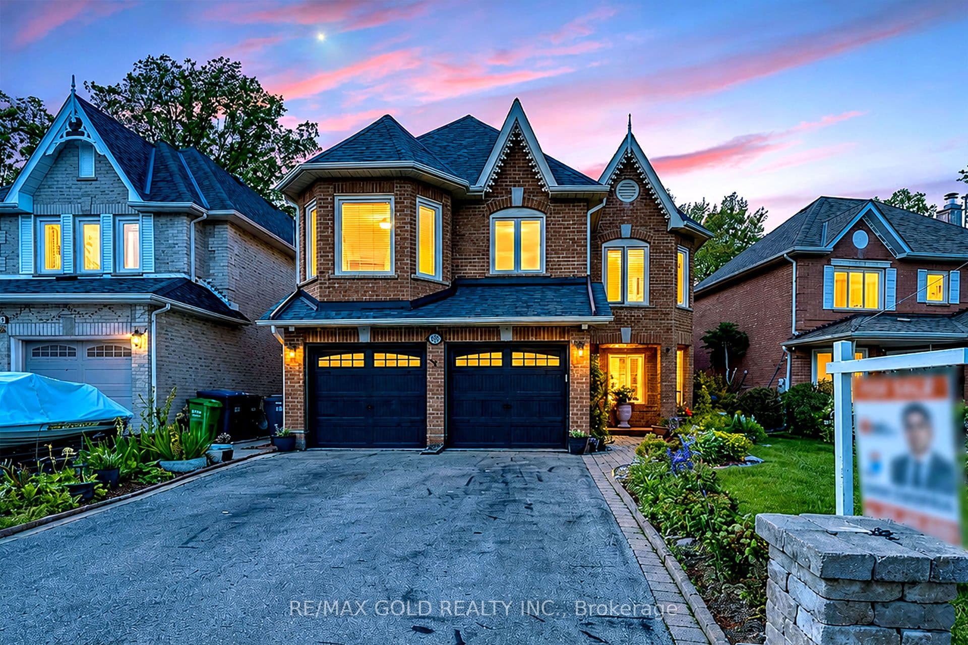 103 Vivians Crescent, Brampton, ON L6Y 4V4