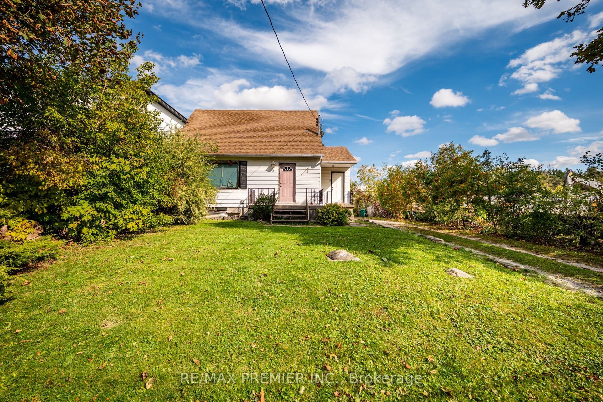 3 Parker Avenue, Richmond Hill, ON L4E 2W4