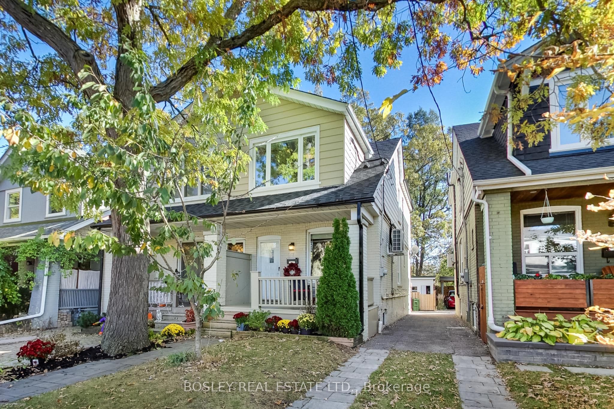 97 Oakcrest Avenue, Toronto, ON M4C 1B4