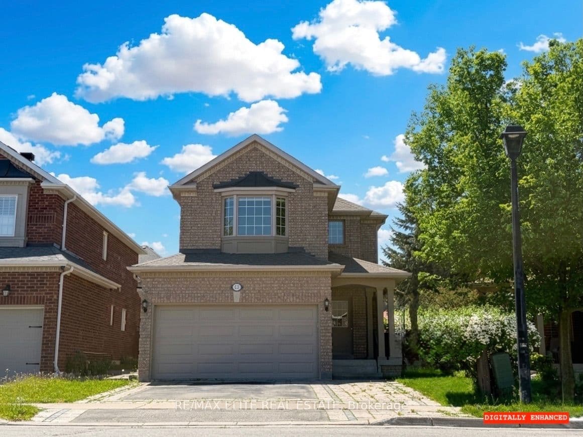 62 Macedonia Court, Newmarket, ON L3X 2W8