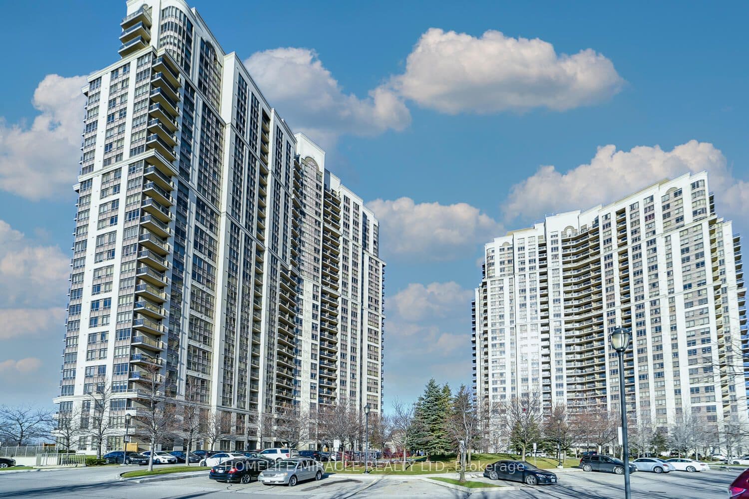 700 Humberwood Boulevard 2220, Toronto, ON M9W 7J4