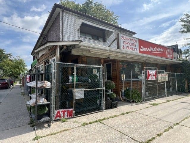 237 Park Lawn Road, Toronto, ON M8Y 3J3